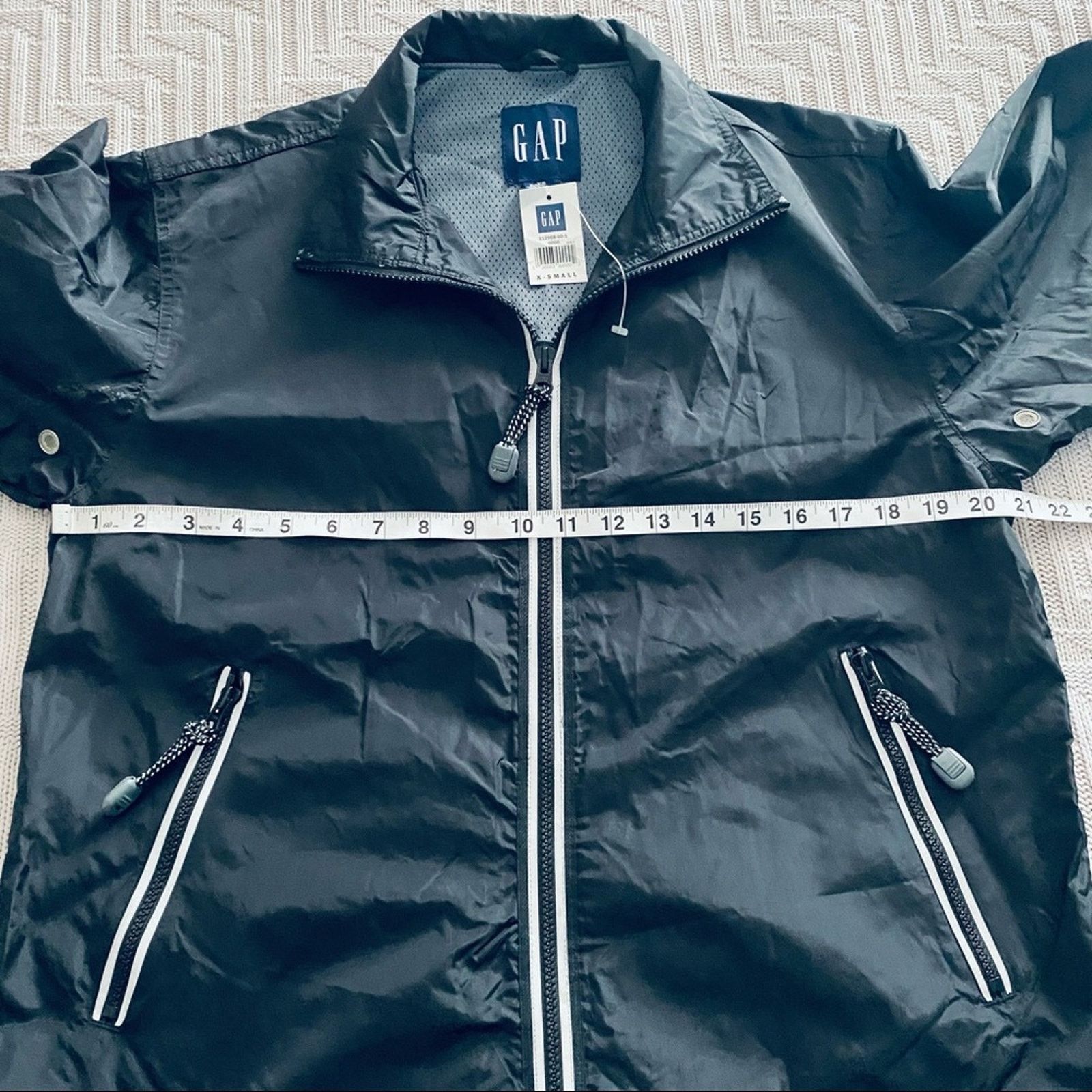 Gap Gap black windbreaker size XS NWT Size US XS / EU 42 / 0 - 5 Thumbnail