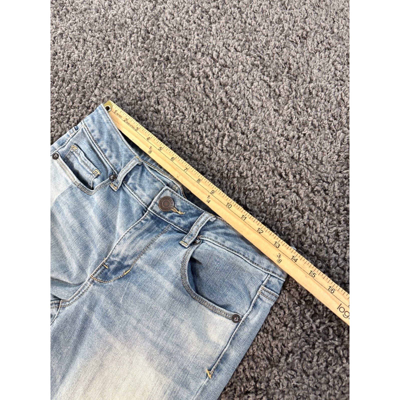 American Eagle Outfitters American Eagle Jeans Skinny Womens 4 28x30 Blue Distressed Low Rise Light Wash Denim Pockets 28 Inseam Regular Slim Jeans Women Size 27" / US 4 / IT 40 - 4 Thumbnail