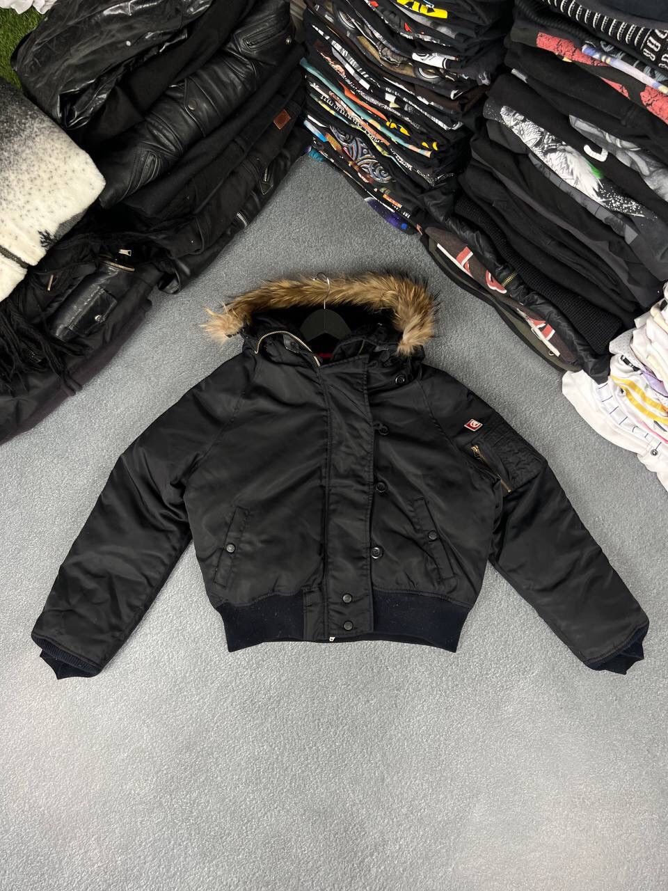 Ecko Unltd. Vintage Japanese Vibe Ecko Unltd Faux Fur Cropped Bomber Size L / US 10 / IT 46 - 1 Thumbnail