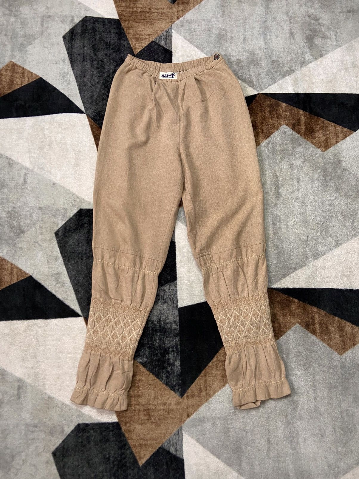 Hai Sporting Gear Issey Miyake HAI Sporting Gear Smocked Utility Pants 1980s Size 24" / US 00 / IT 34 - 1 Thumbnail