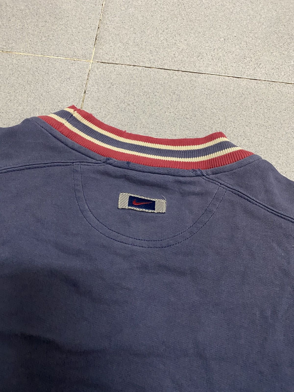 Nike × Vintage Vintage Nike Big Swoosh Embroided Distress Sweatshirt Size US L / EU 52-54 / 3 - 3 Thumbnail