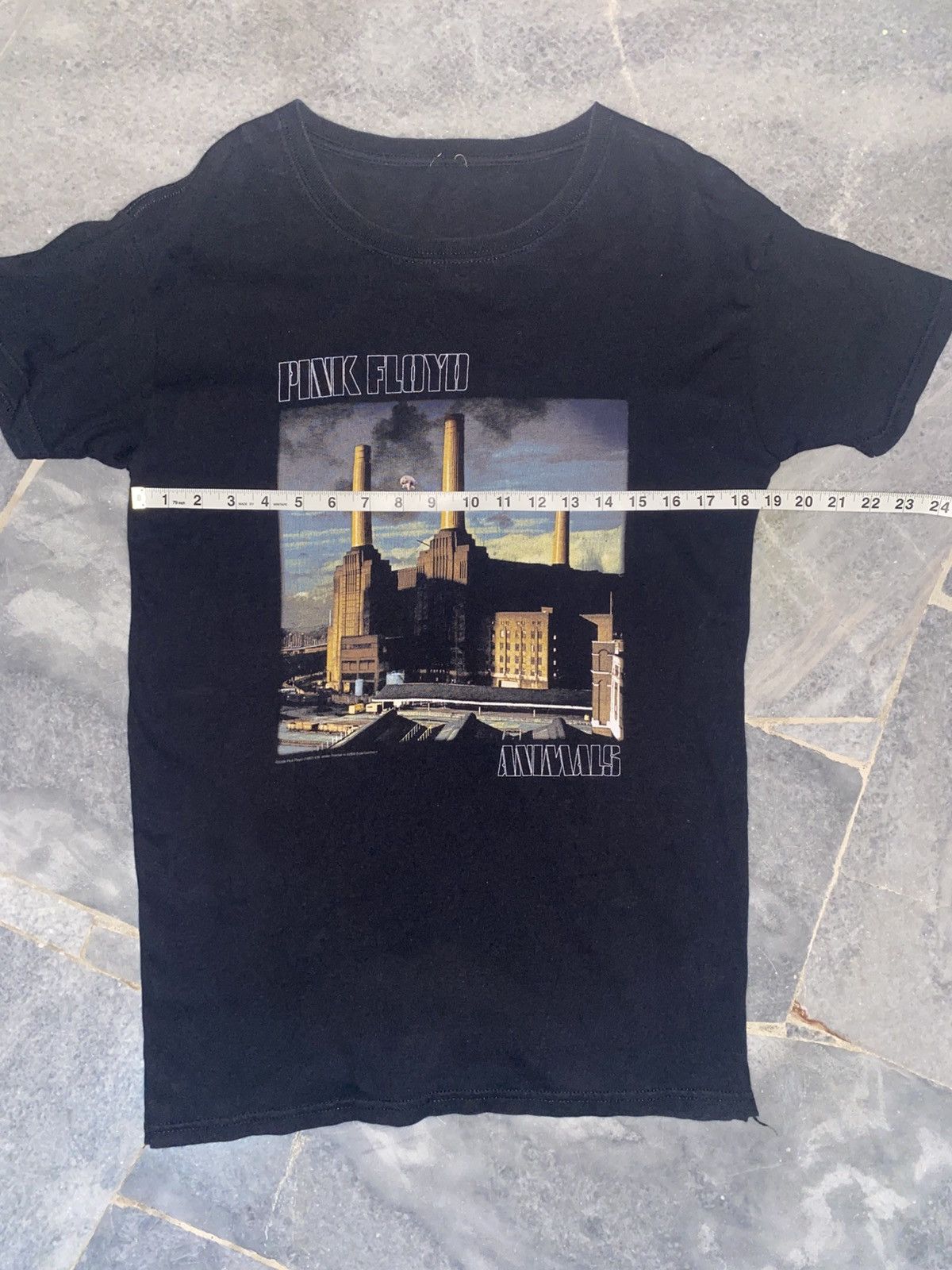 Band Tees 2000s Pink Floyd “Animals” Album T-Shirt Size US L / EU 52-54 / 3 - 3 Thumbnail