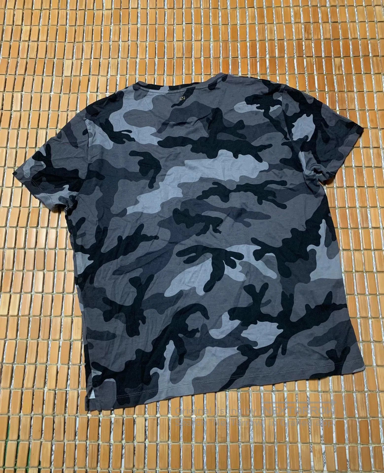 Valentino Valentino Camouflage Rivet Short. Size US S / EU 44-46 / 1 - 3 Thumbnail