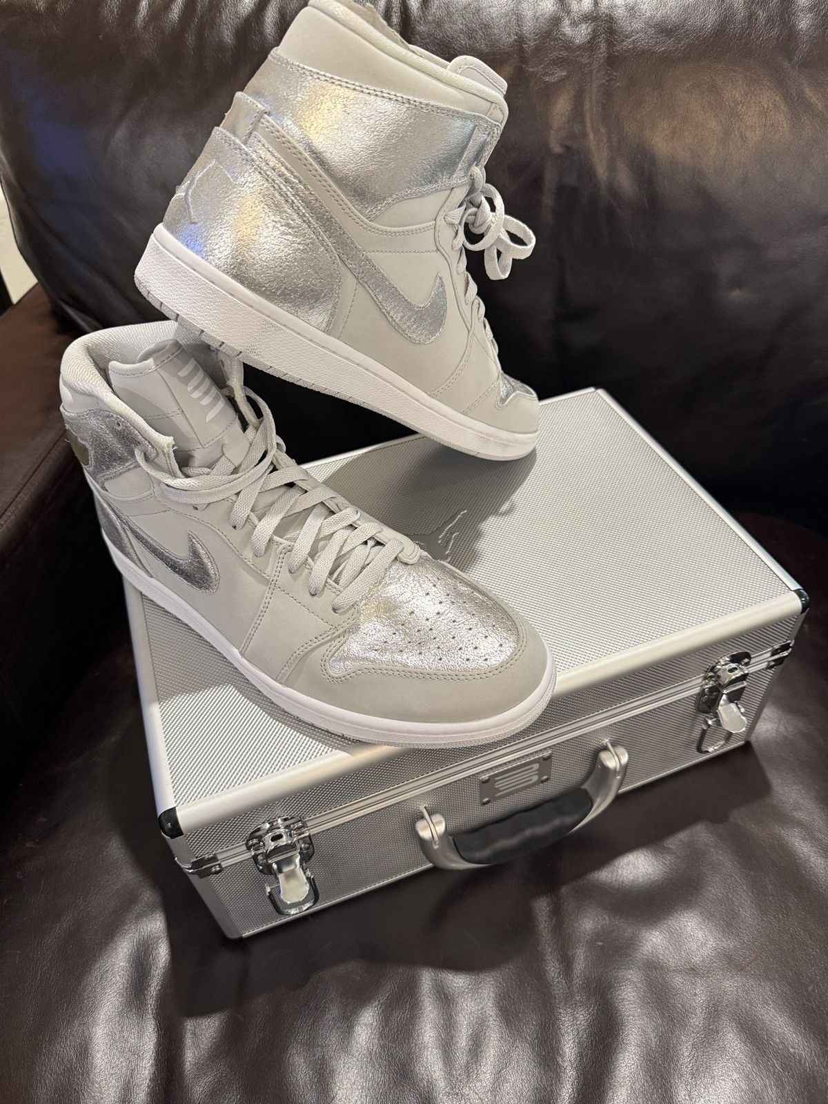 Nike Jordan 1 Retro Silver High 25th Anniversary - DS OG All Size US 13 / EU 46 - 15 Thumbnail