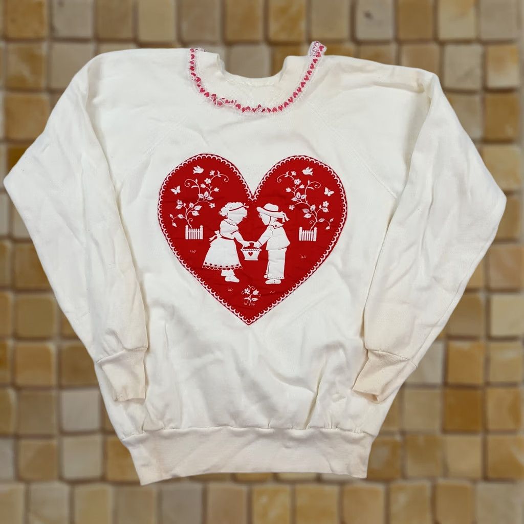 Vintage Vintage 80s Heart Raglan White Pullover Crewneck Sweatshirt M Womens Size M / US 6-8 / IT 42-44 - 1 Thumbnail