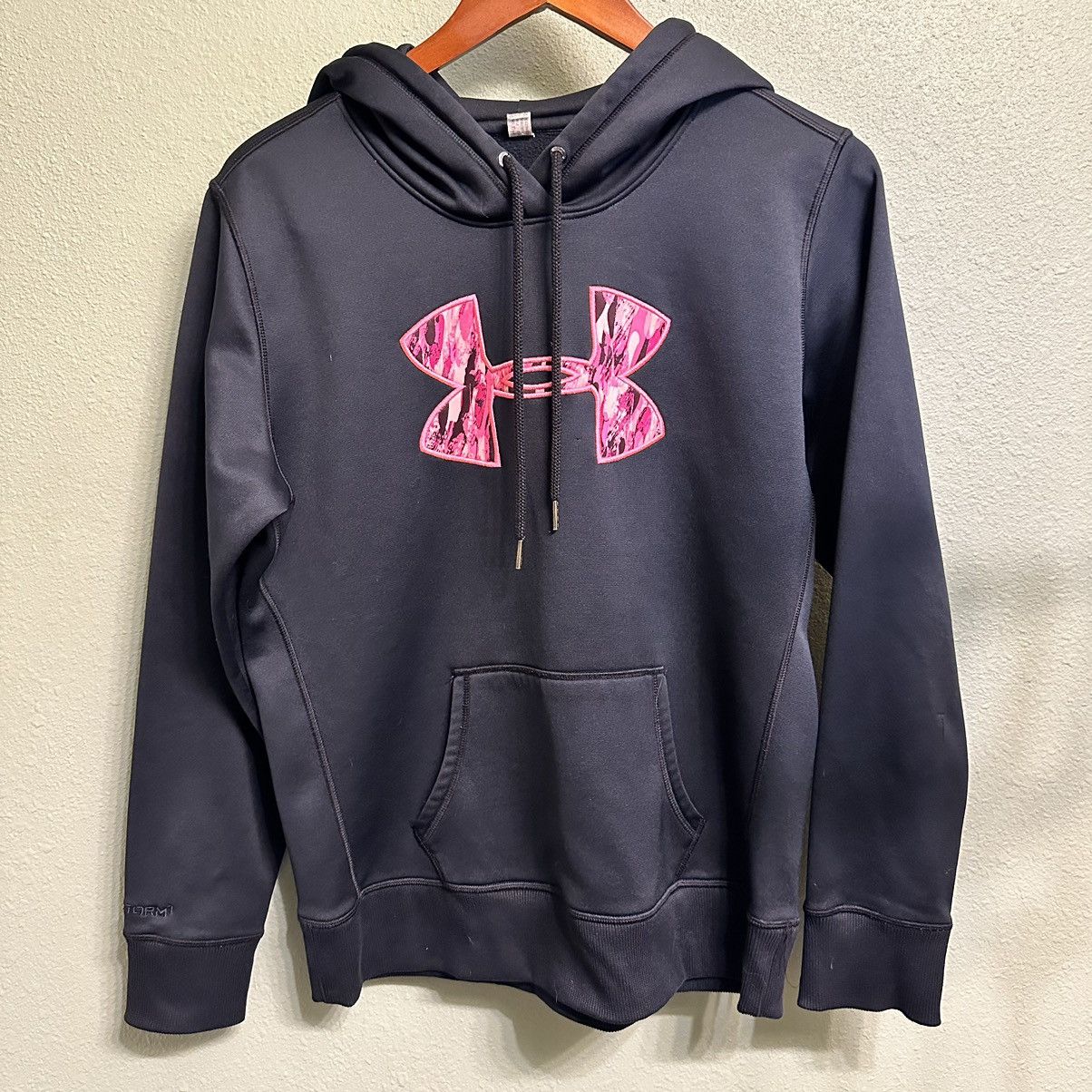 Under Armour Under Armour Women’s Black Hoodie with Pink Camo Logo Size M / US 6-8 / IT 42-44 - 1 Thumbnail