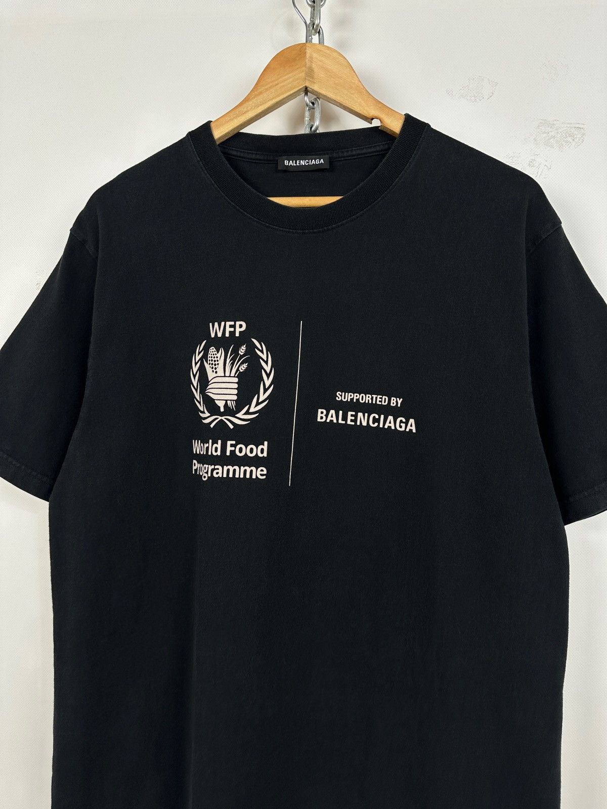 Balenciaga Balenciaga WFP World Wood Programme Supports Black T-Shirt Size US L / EU 52-54 / 3 - 10 Thumbnail