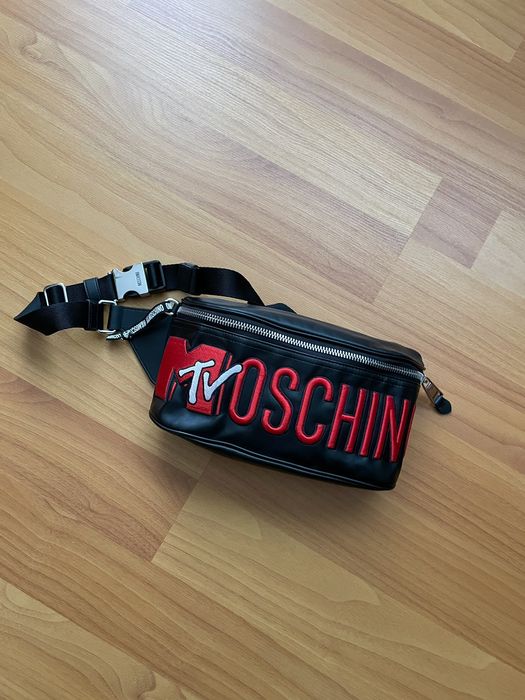 H&m moschino fanny on sale pack