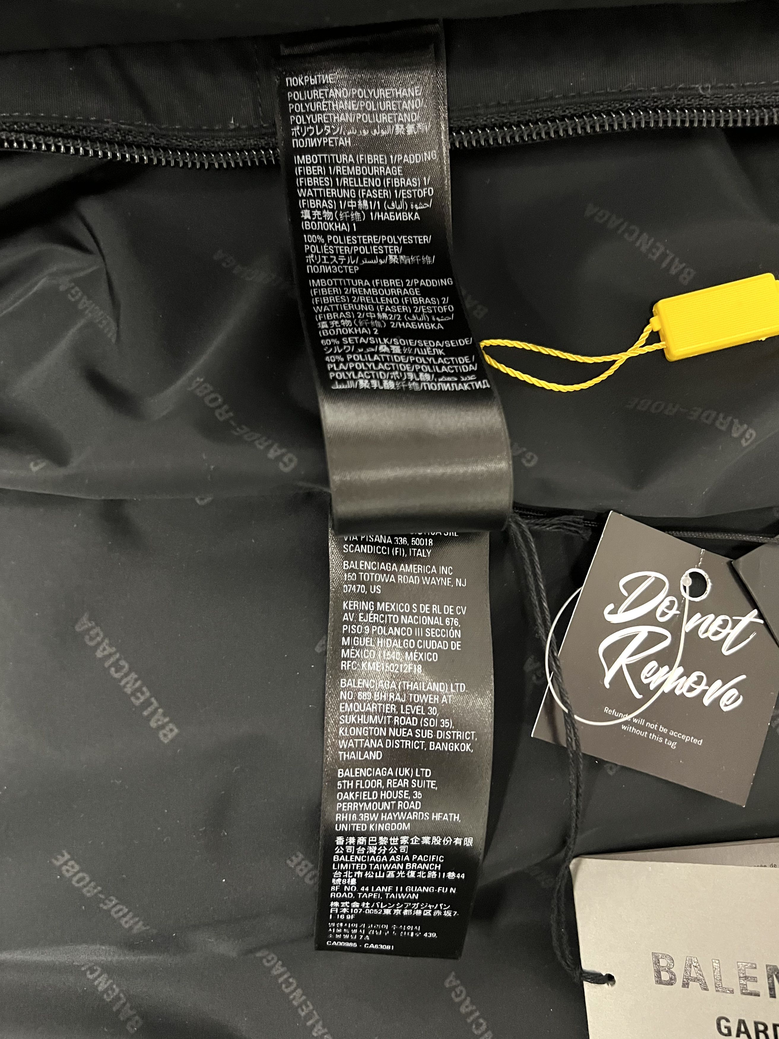 Balenciaga BRAND NEW, S23, BALENCIAGA BOXY PUFFER JACKET, GARDE-ROBE Size US M / EU 48-50 / 2 - 13 Thumbnail