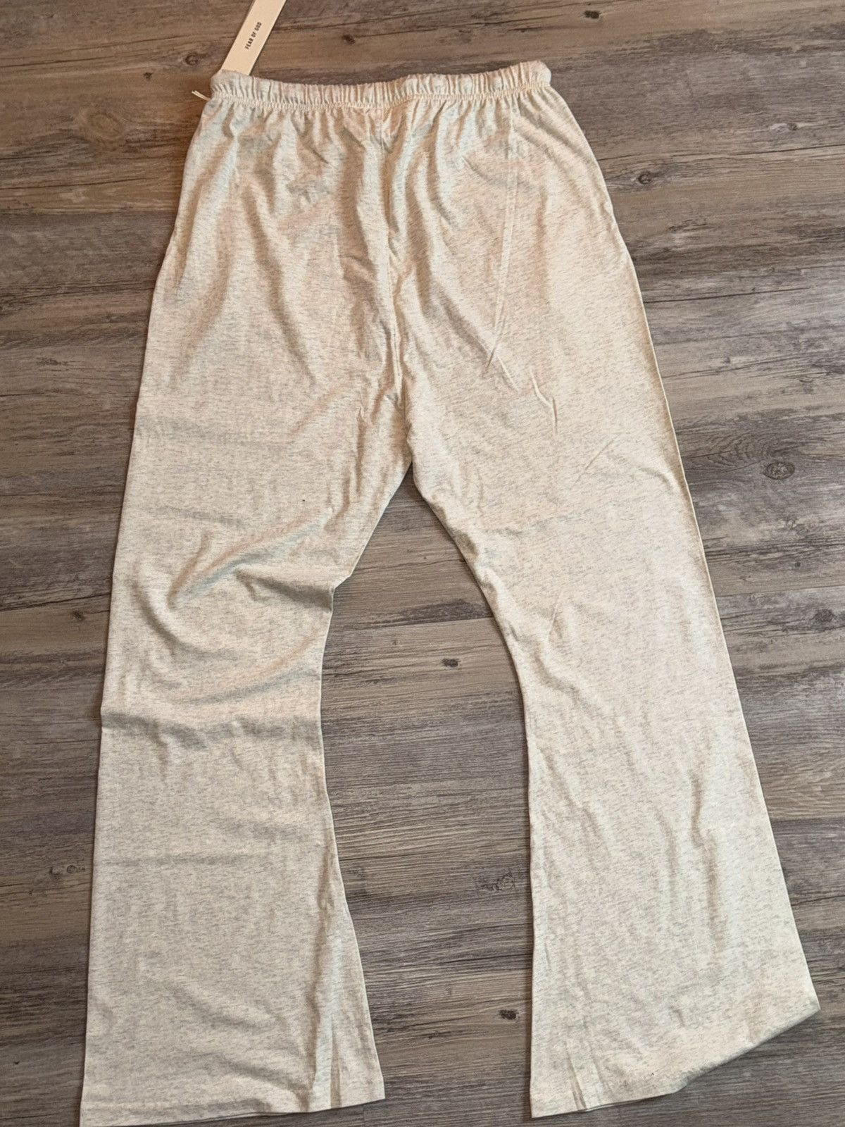 Fear of God FEAR OF GOD ESSENTIALS Sweatpant in Oatmeal Heather Size 28" / US 6 / IT 42 - 4 Thumbnail