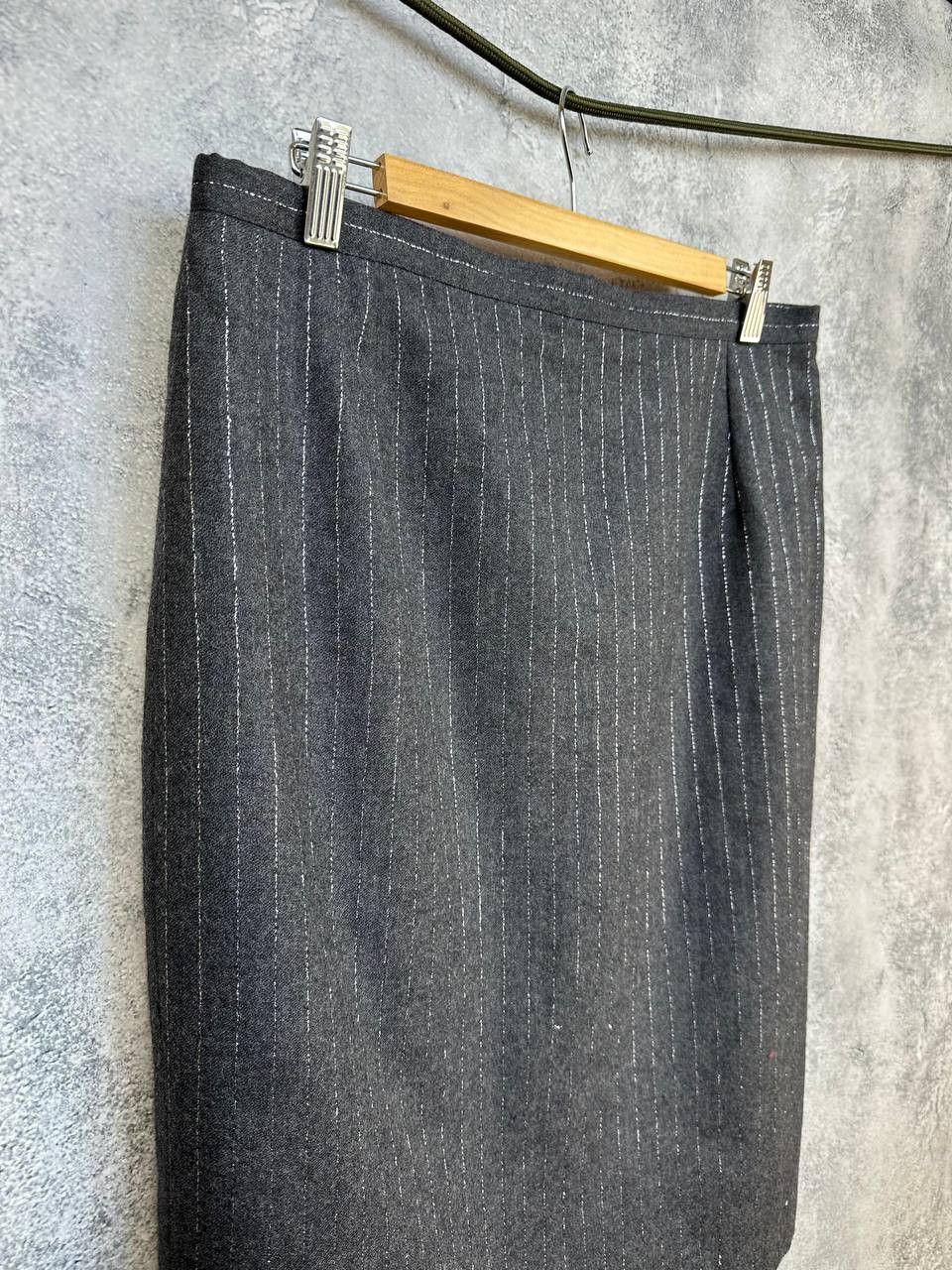 Yves Saint Laurent Yves Saint Laurent Variation 90s Pinstripe Wool Pencil Skirt Size 36" / US 14 / IT 50 - 3 Thumbnail