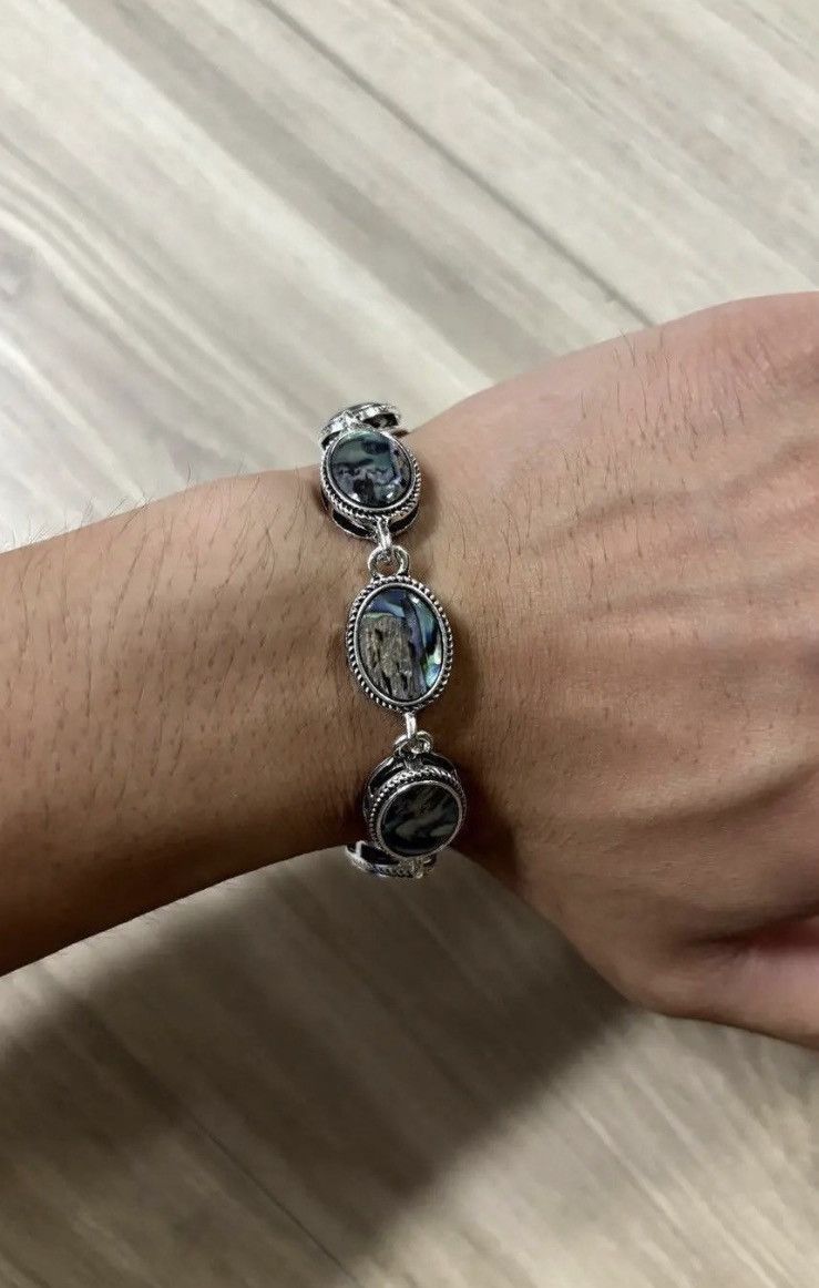 Japanese Brand Iridescent Abalone Shell Bracelet - Boho Aesthetic Size ONE SIZE - 2 Thumbnail