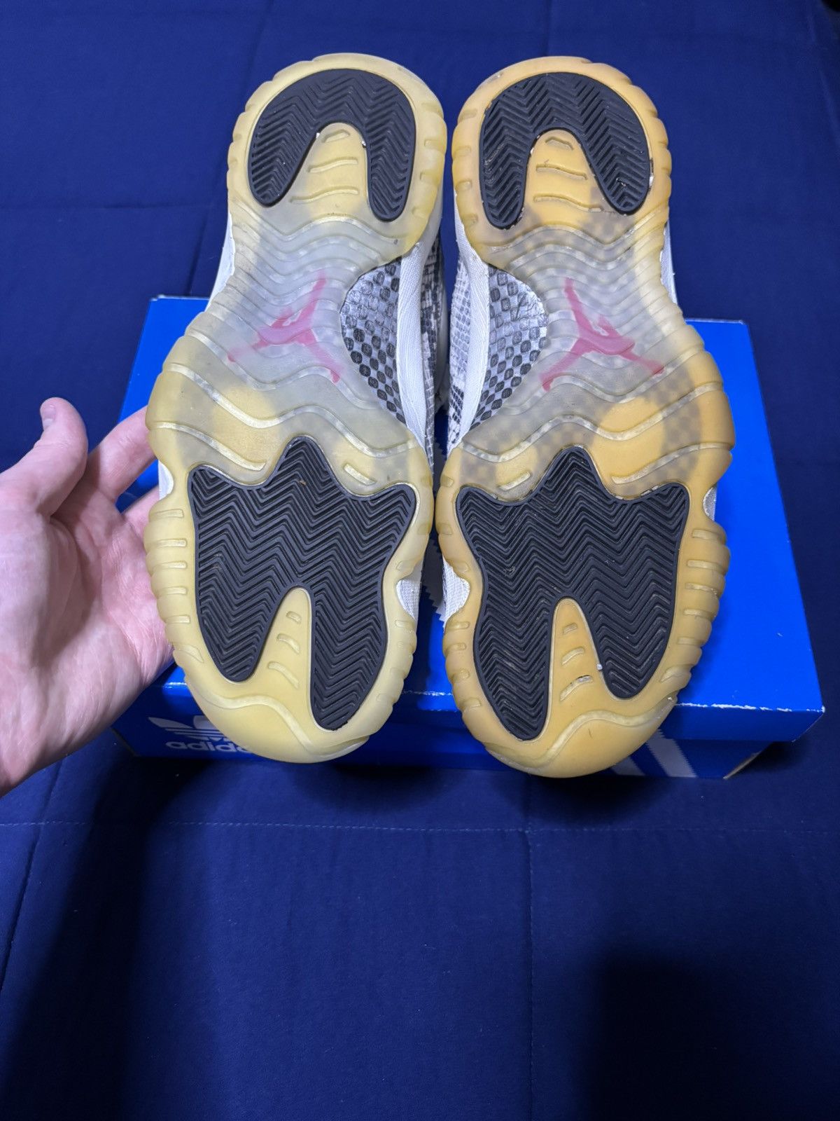 Jordan Brand Jordan 11 Retro Low Light Bone Snakeskin 2019 Size 9 Size US 9 / EU 42 - 5 Thumbnail