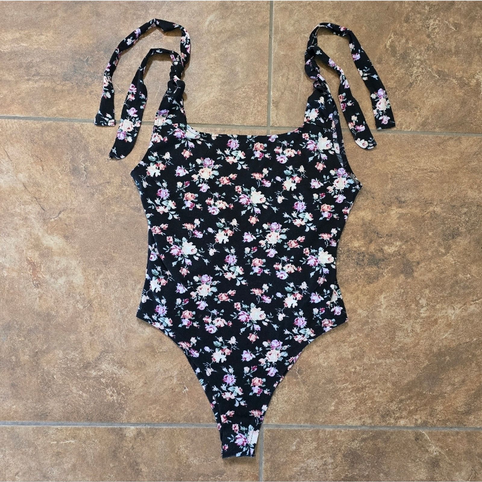 Shein Multicolored | SHEIN | Floral Reversible Bodysuit Size M / US 6-8 / IT 42-44 - 1 Thumbnail