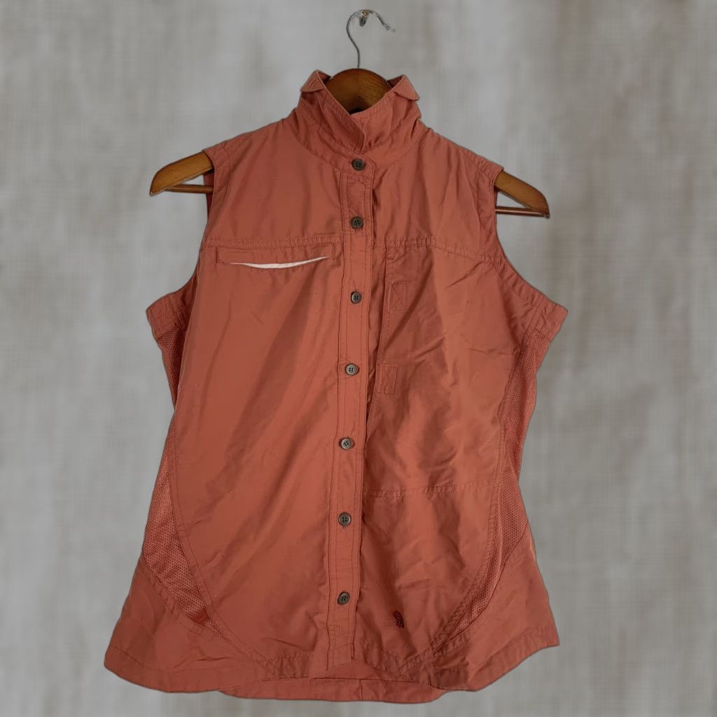 Mountain Hardwear VINTAGE Mountain Hardwear Womens 8 Sleeveless Shirt Pink Vented Pocket Button Up Outdoor Size M / US 6-8 / IT 42-44 - 1 Thumbnail