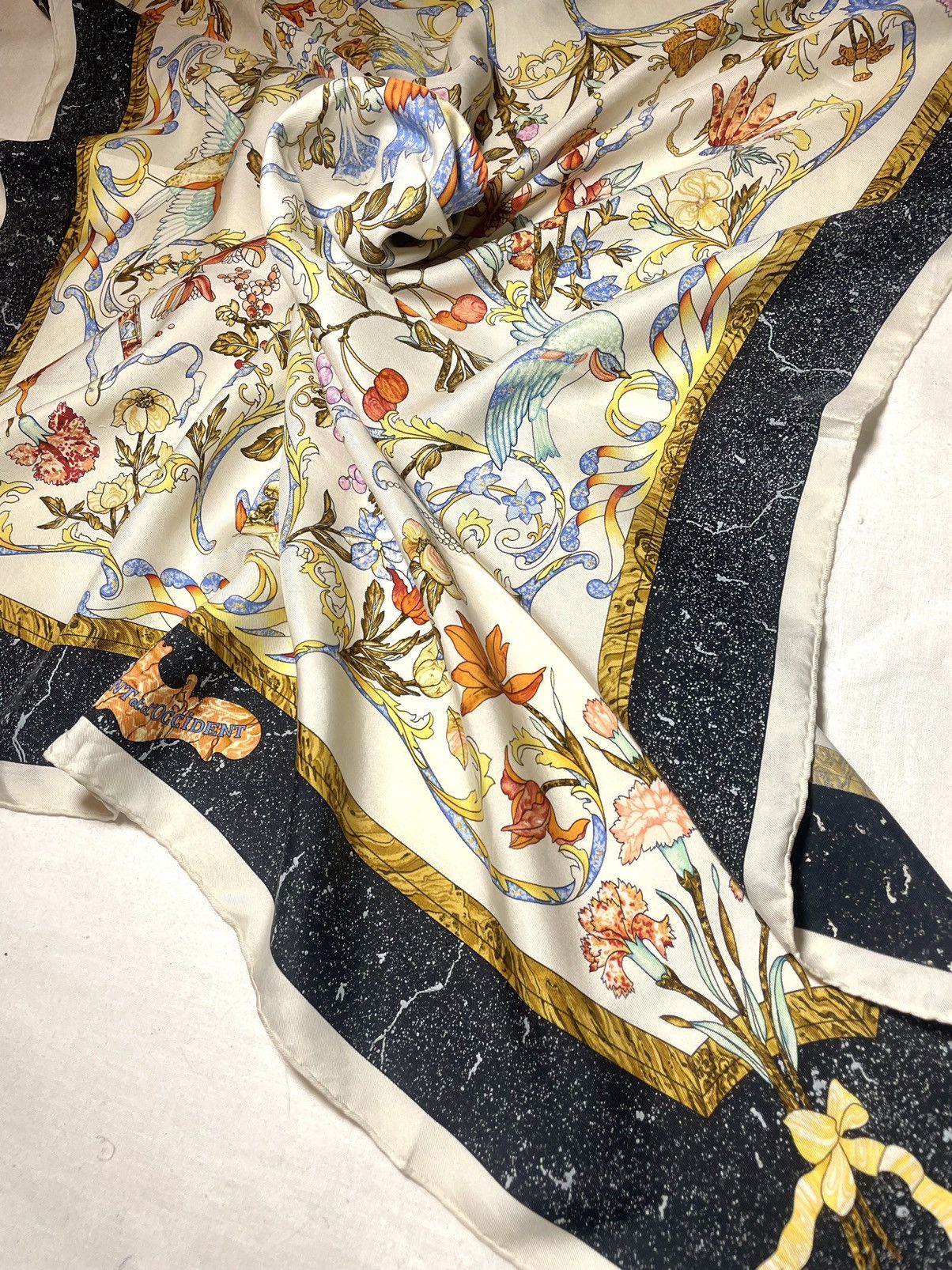 Hermes Hermes Pierres d’Orient et d’Occident white black silk scarf Size ONE SIZE - 6 Thumbnail