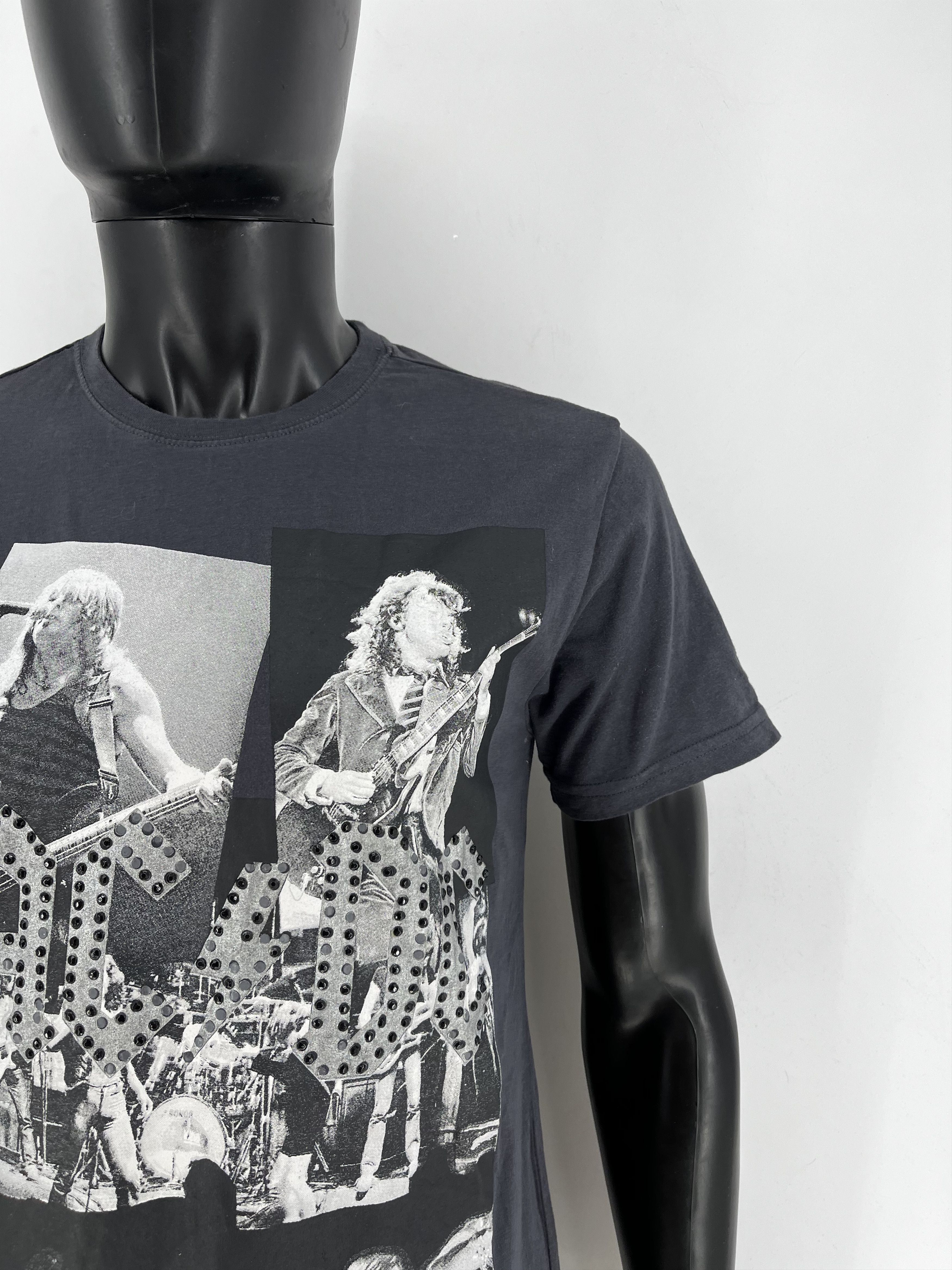 Band Tees VINTAGE Y2K ACDC TEE SHIRT BAND TEE Size S Size US S / EU 44-46 / 1 - 8 Thumbnail