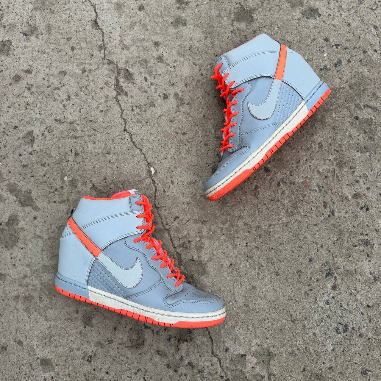 Nike VTG Women’s Nike WMNS Dunk Sky Hi Essential Ultra Rare 38 Size US 8 / IT 38 - 1 Thumbnail