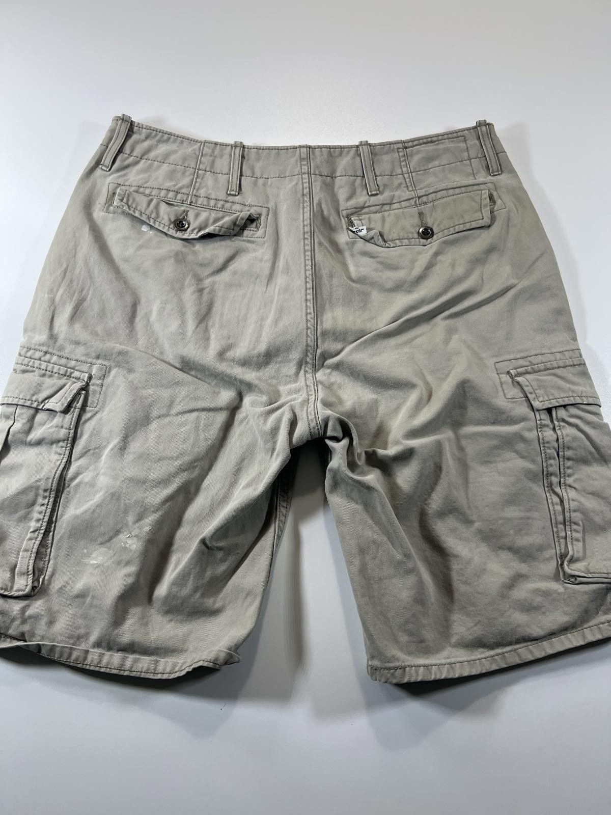 Other Men's Levi’s Cargo Shorts with Multiple Pockets Size US 32 / EU 48 - 11 Thumbnail