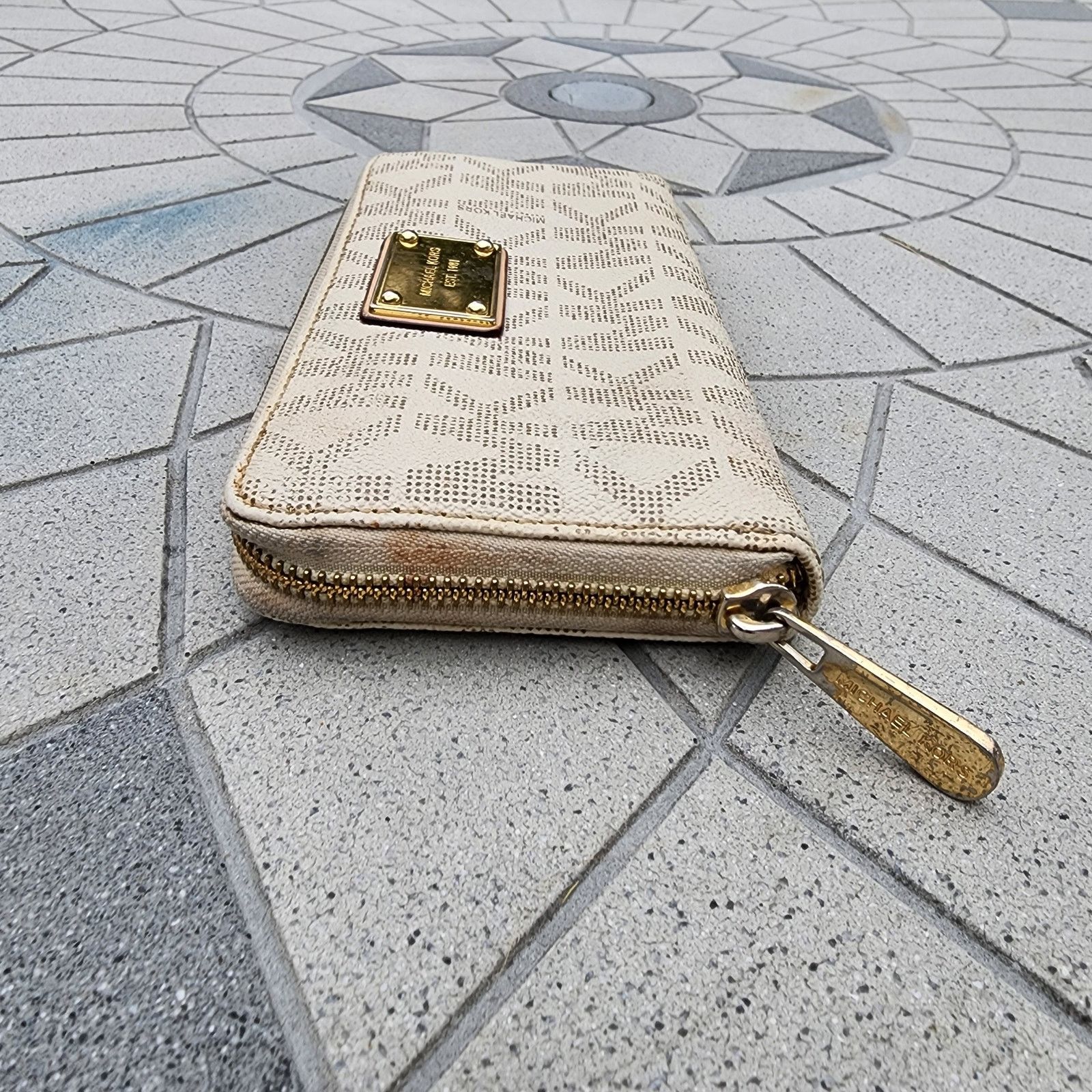 Michael Kors Michael Kors Monogram Jet Set Zip Coated Canvas Wallet Size ONE SIZE - 8 Thumbnail