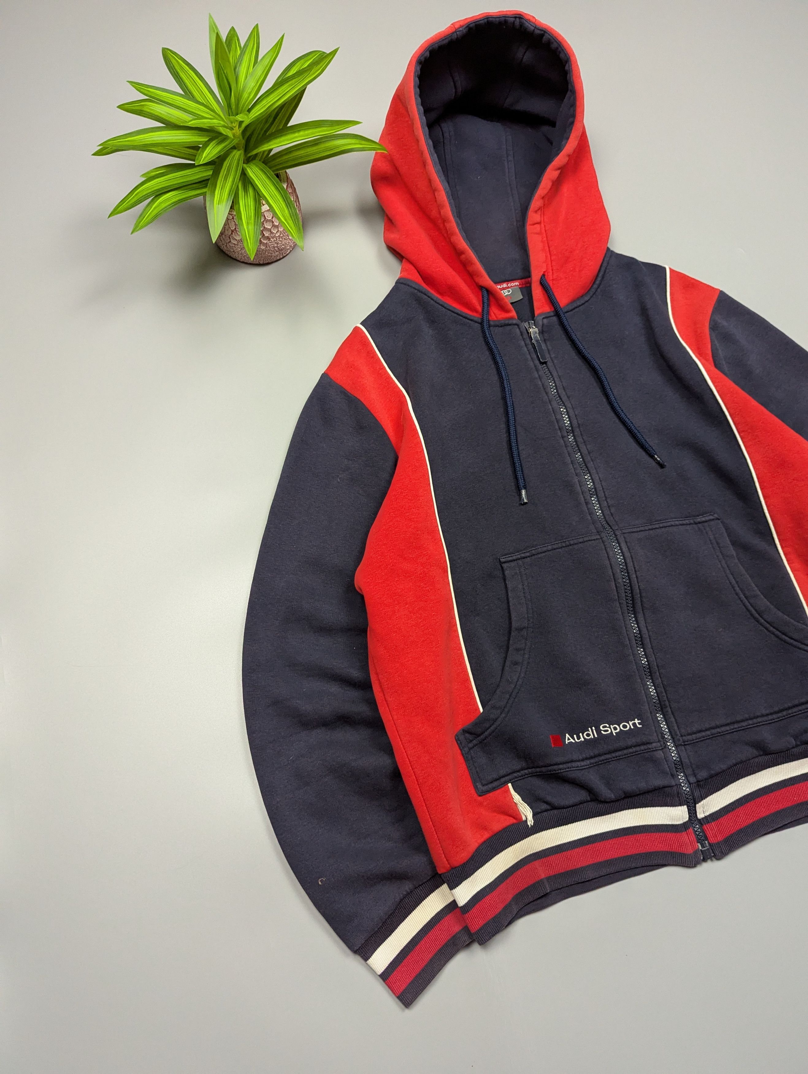 Audi AUDI Sport Vintage Men's Insulated Full Zip Hoodie Size US M / EU 48-50 / 2 - 3 Thumbnail
