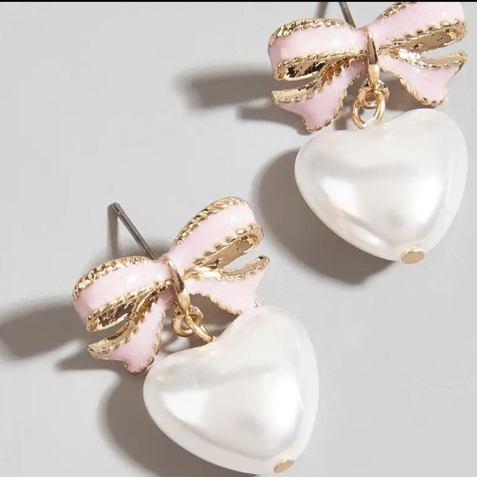 Designer Pink and Gold Pearl Bow Heart Earrings Dangle Stud Size ONE SIZE - 3 Thumbnail