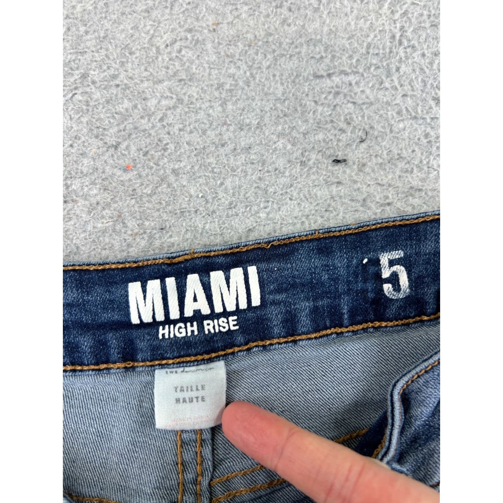 Vintage Miami Womens Shorts 5 Blue Denim Jean Distressed Cutoff High Rise 25x2 Size 27" / US 4 / IT 40 - 7 Thumbnail