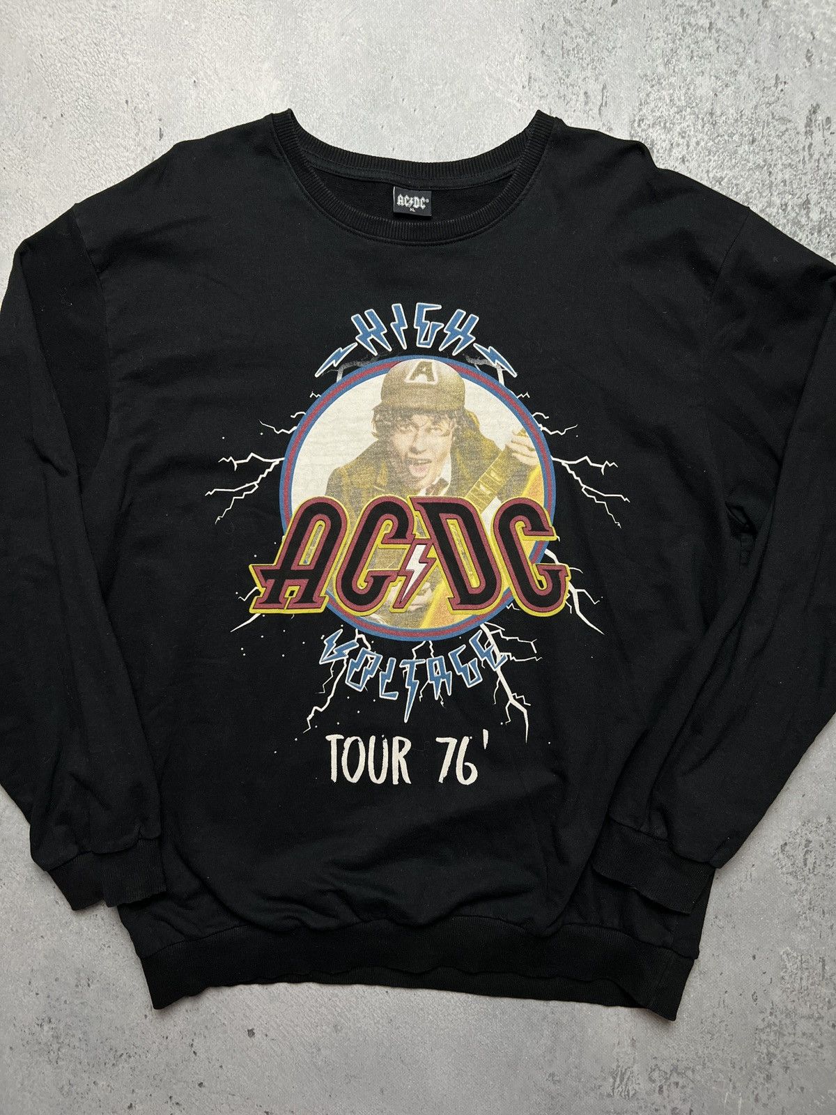 Band Tees Vintage 00s AC/DC Tour ‘76 Rock Band Crewneck Sweatshirt y2k Size US XL / EU 56 / 4 - 4 Thumbnail