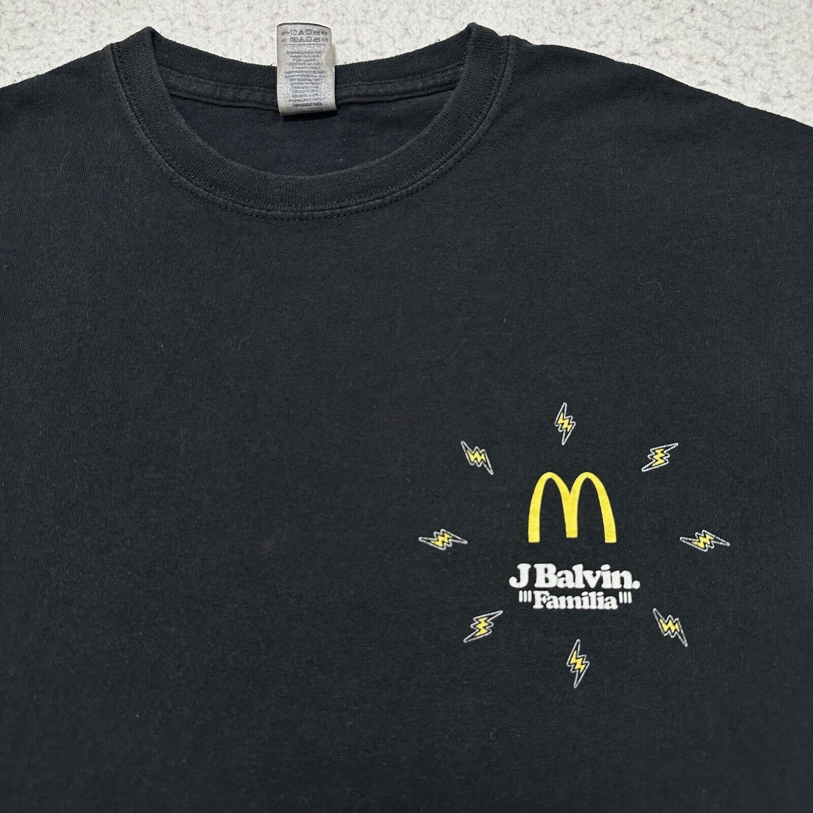 Gildan McDonald's J Balvin Familia Medium Fast Food Graphic T Shirt Size US M / EU 48-50 / 2 - 2 Thumbnail