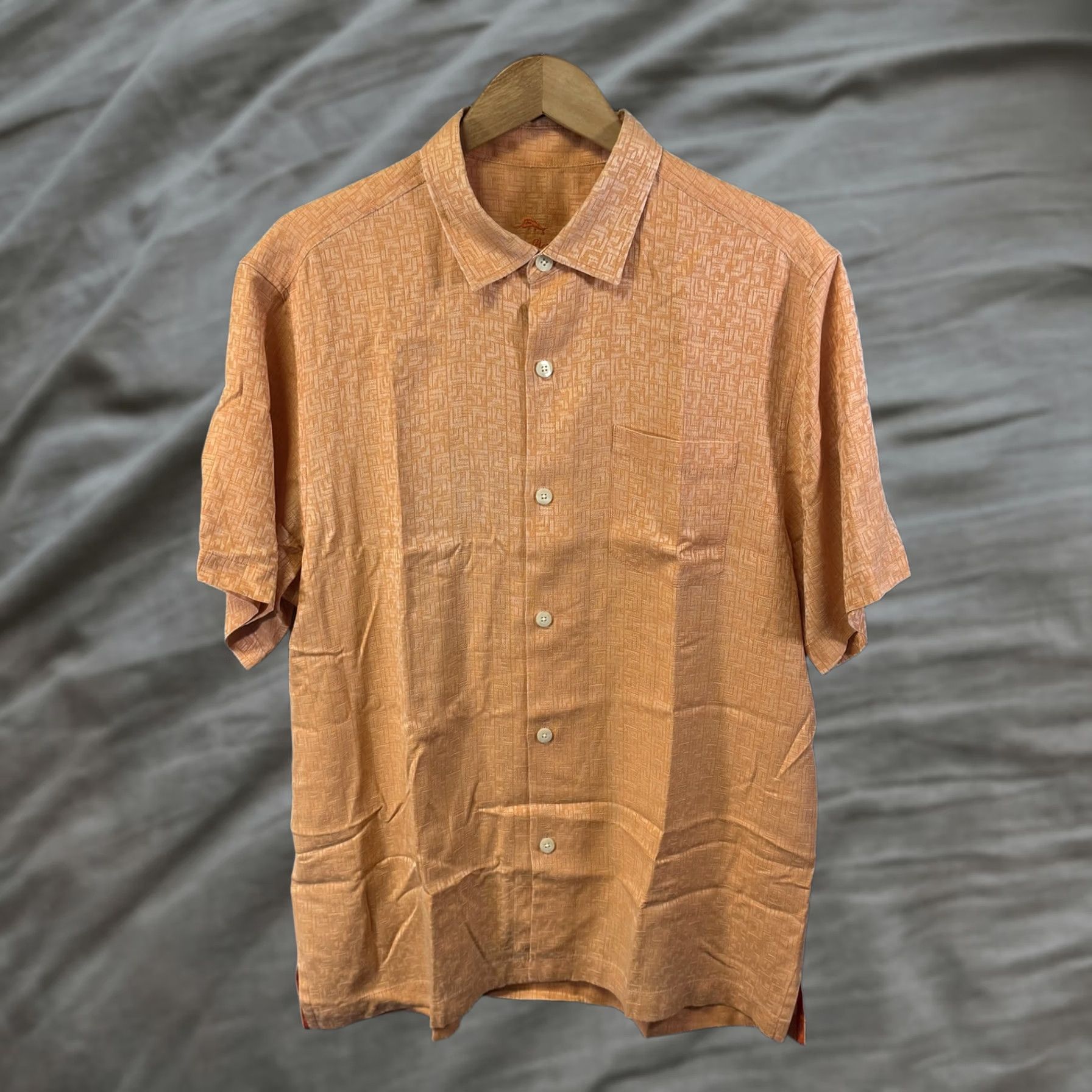 Tommy Bahama VINTAGE Tommy Bahama Shirt Mens Large Orange Jacquard Geometric Camp Button Front Pocket Size US L / EU 52-54 / 3 - 1 Thumbnail