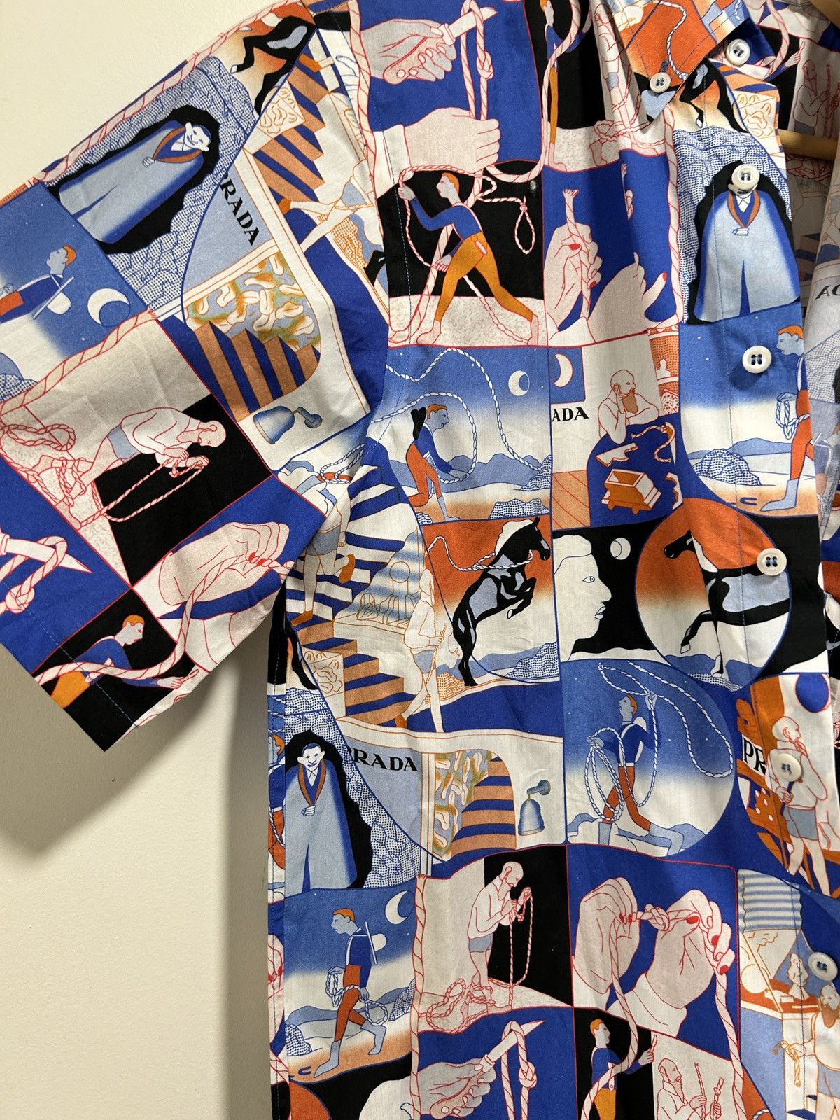 Prada Prada s/s 18 viscose printed camp collar comic motif Size US M / EU 48-50 / 2 - 3 Thumbnail