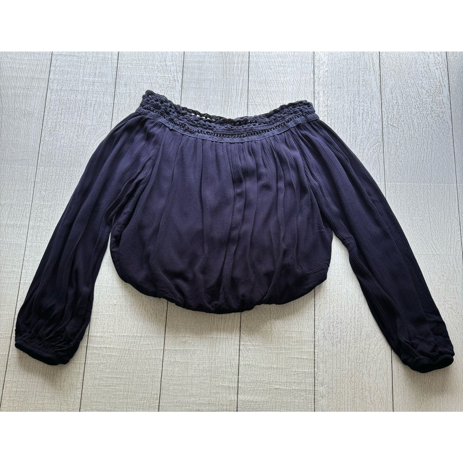 Other Lulus Dark Blue Off-Shoulder Crop Top Size XS Size XS / US 0-2 / IT 36-38 - 1 Thumbnail