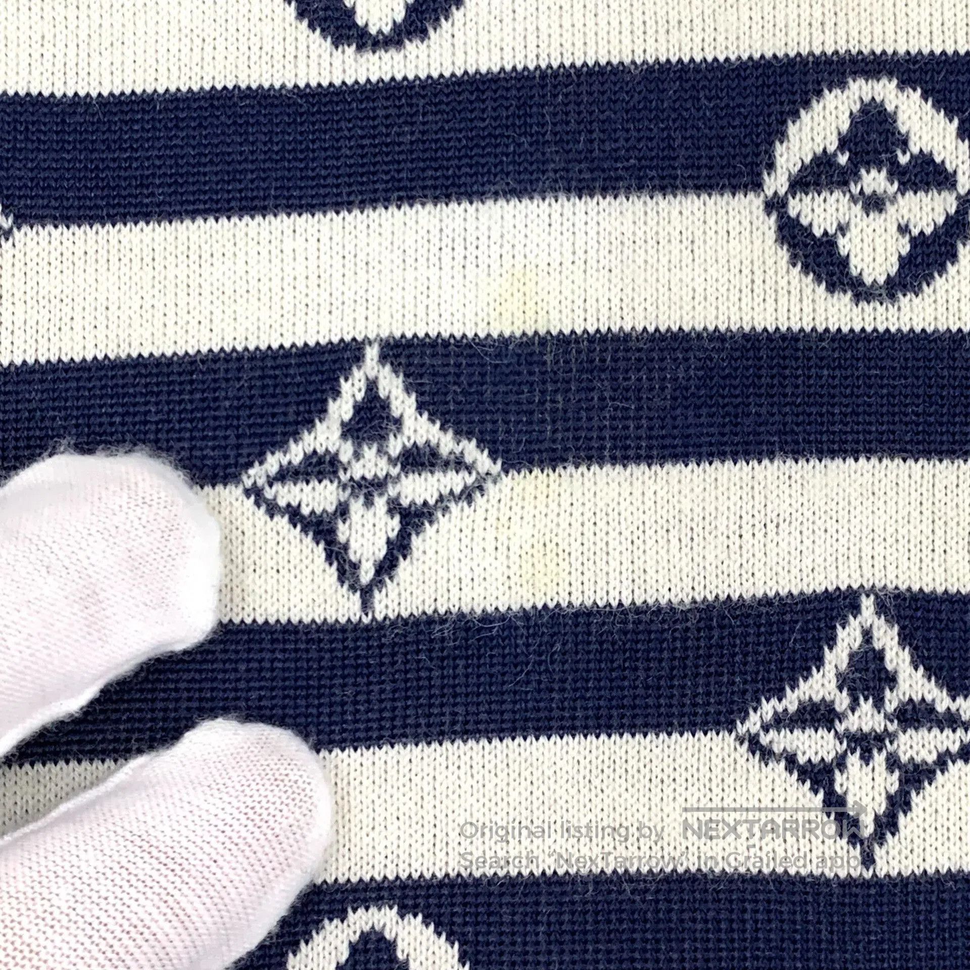 Louis Vuitton Louis Vuitton Logo Striped Silk V-Neck Dress. Size XS / US 0-2 / IT 36-38 - 8 Thumbnail