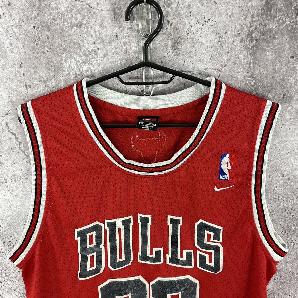 NBA × Nike Vintage Nike NBA Chicago Bulls #23 Jordan Red Size M Size US M / EU 48-50 / 2 - 2 Thumbnail
