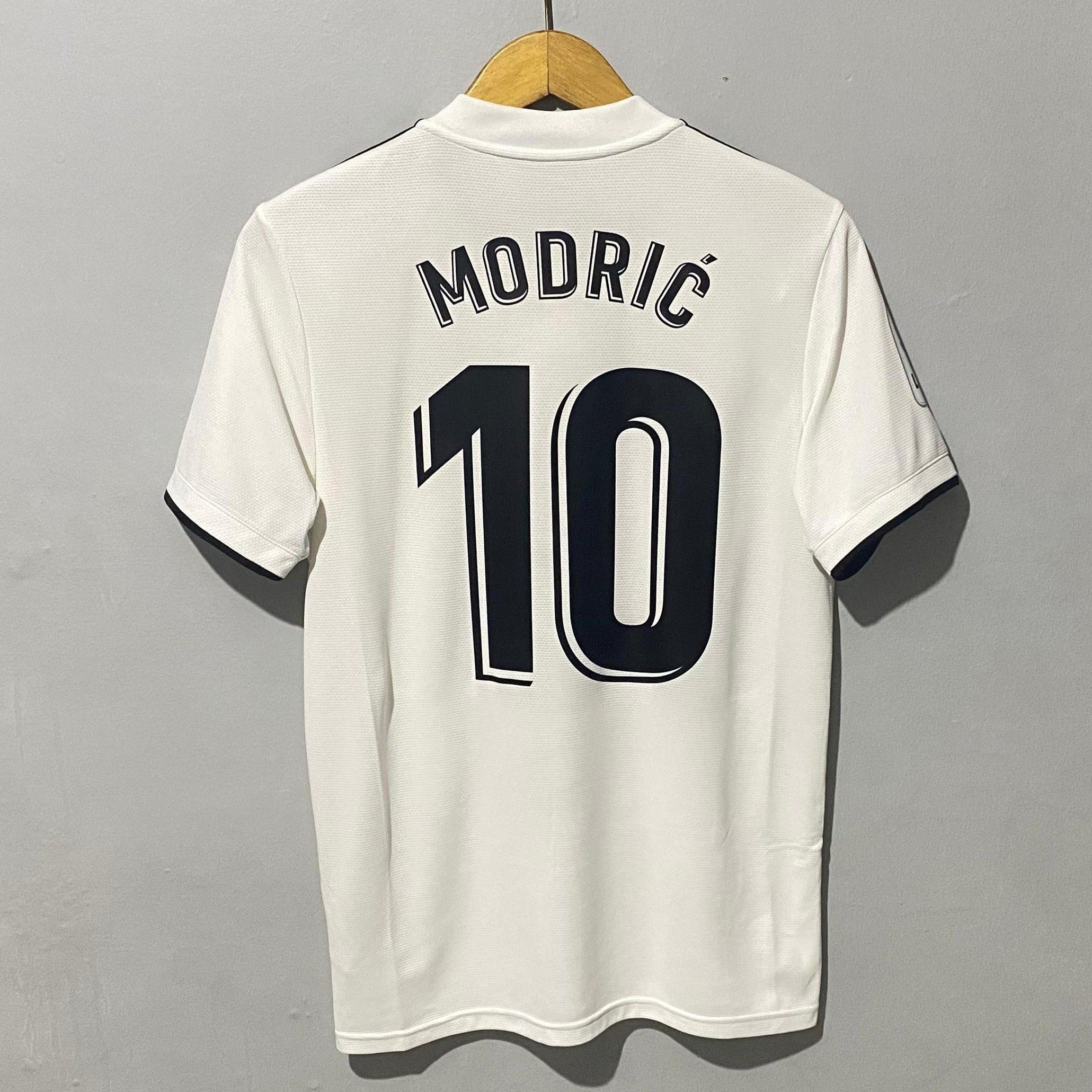 Adidas Real Madrid 2018-2019 Home Jersey Luka Modric Size US M / EU 48-50 / 2 - 2 Thumbnail