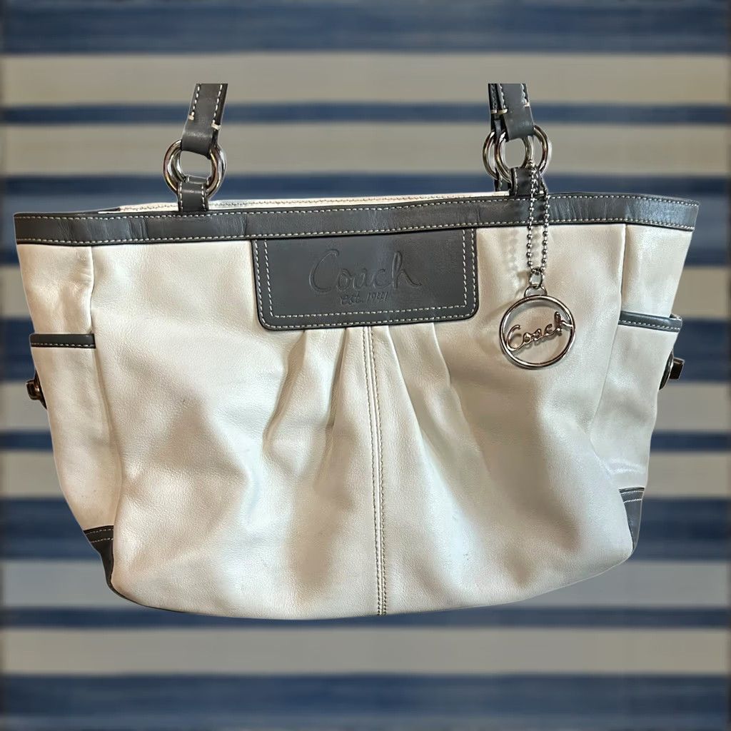 Coach Coach East West Gallery Tote Women Medium Leather Shoulder Bag Purse White Gray Leather Size ONE SIZE - 1 Thumbnail