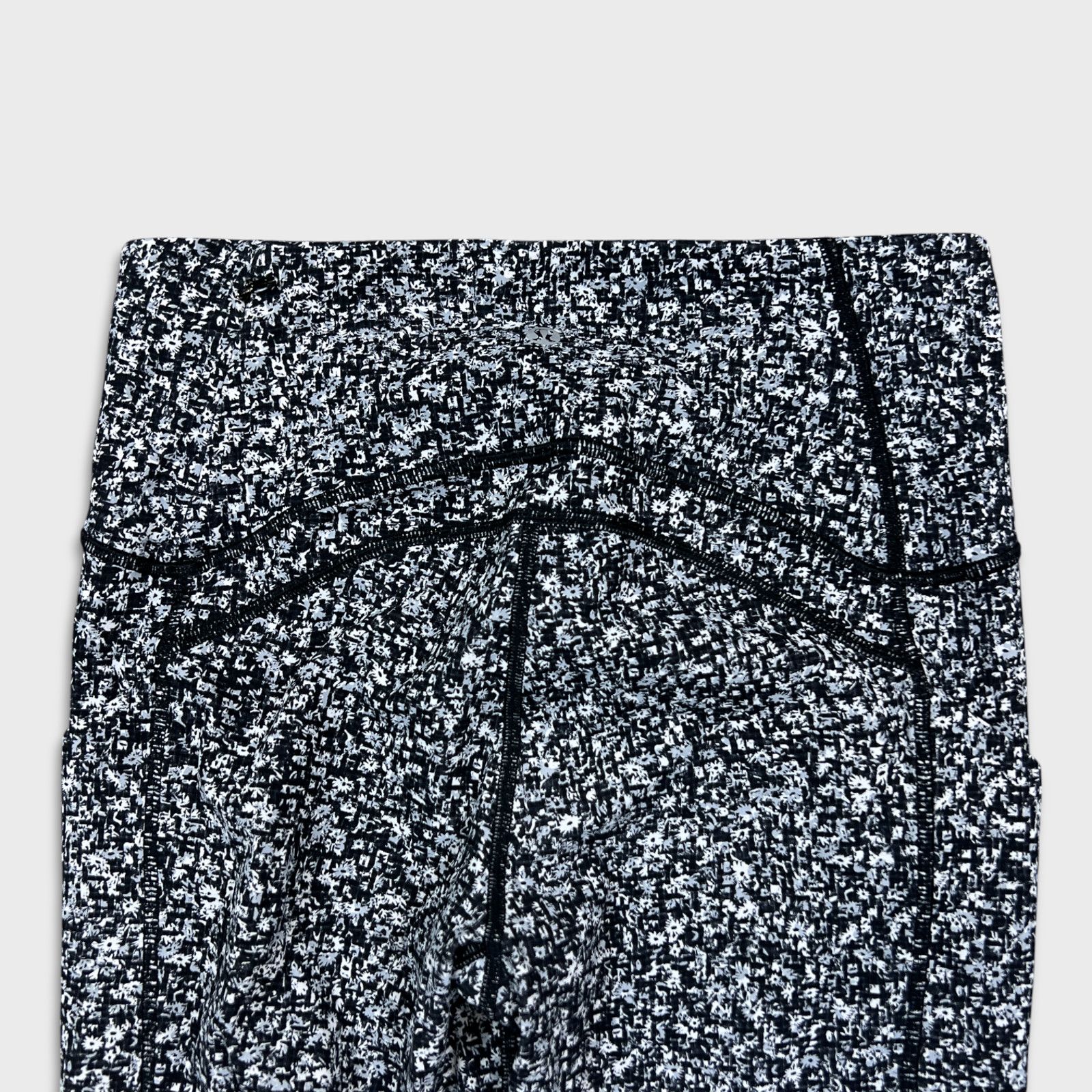 Lululemon Lululemon Sole Training 7/8 Tight High Rise Yoga Leggings Size 28" / US 6 / IT 42 - 6 Thumbnail