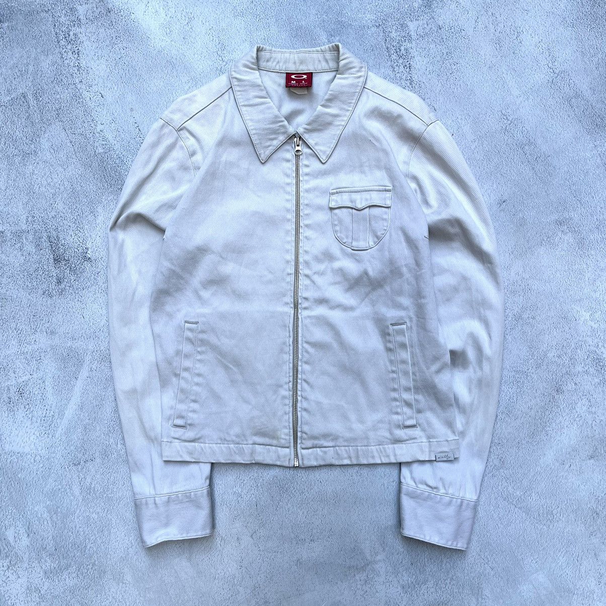 Vintage Oakley y2k distressed jacket display picture 3
