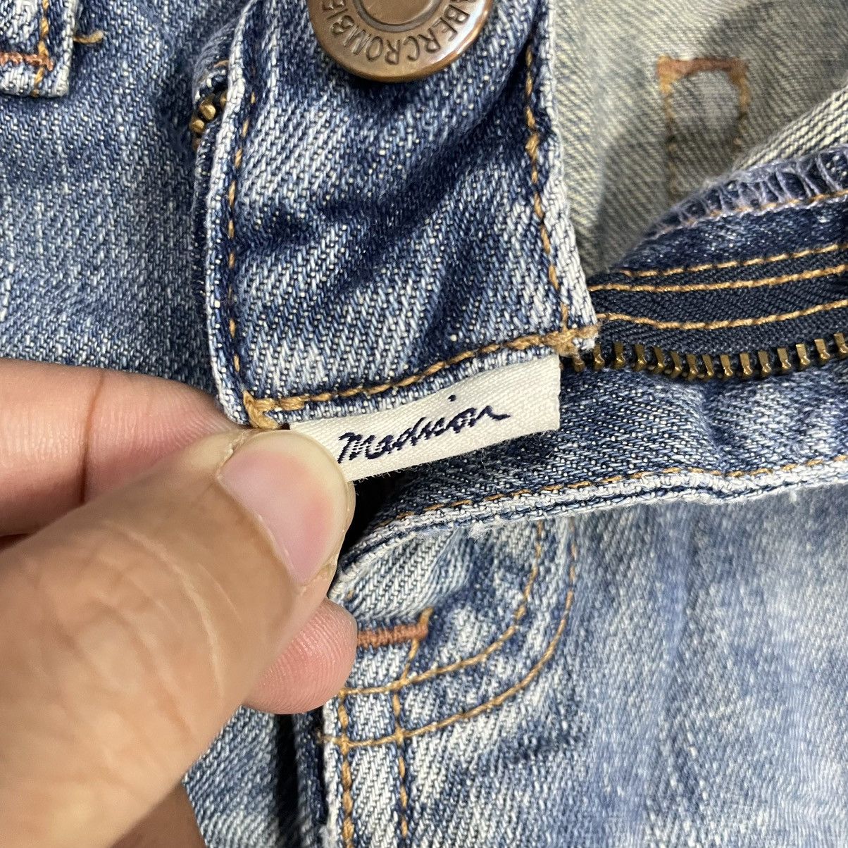 Abercrombie & Fitch Y2k flare abercrombie & fitch Punk Distressed Jeans Size 29" - 12 Thumbnail