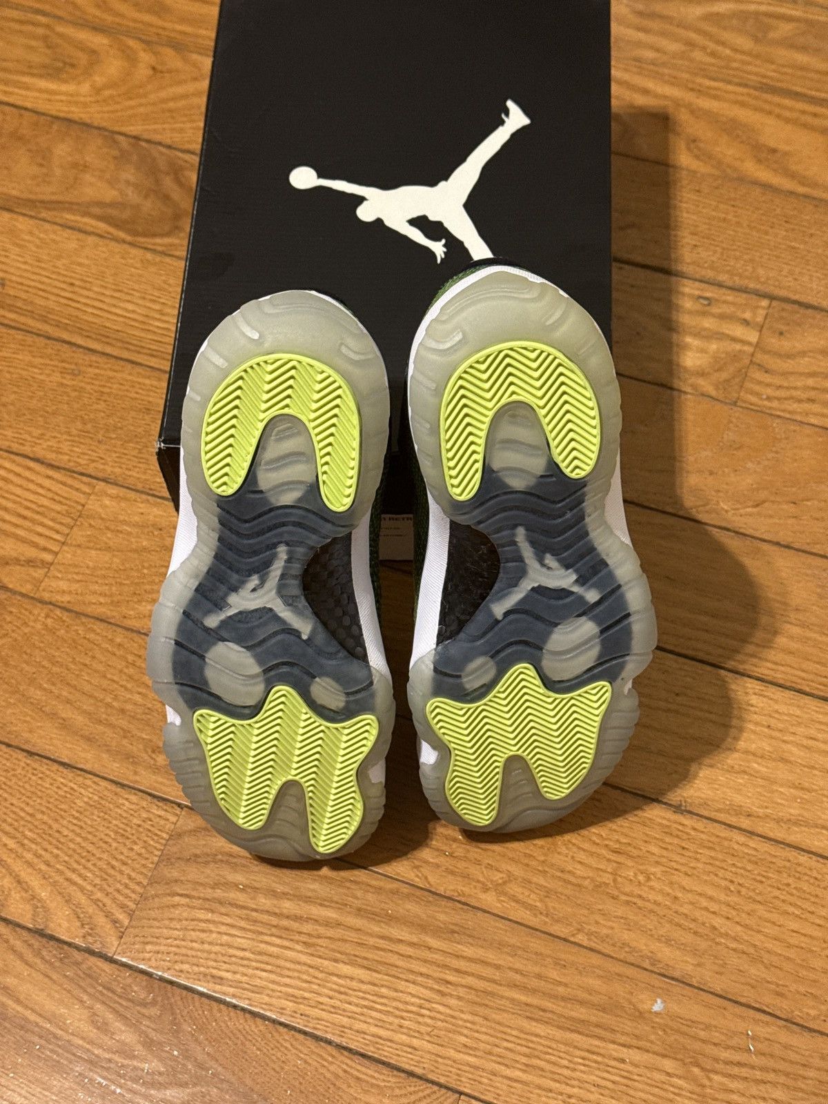 Nike Air Jordan 11 Retro Low Size US 8.5 / EU 41-42 - 5 Thumbnail