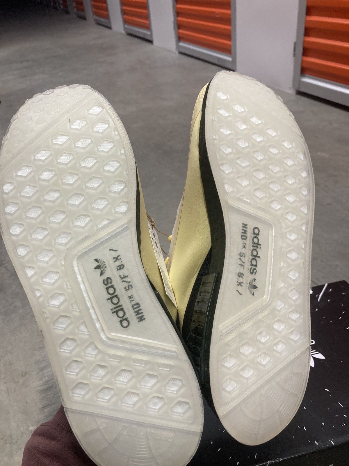 Adidas NMD_R1 SPECTOO Size US 10.5 / EU 43-44 - 2 Thumbnail