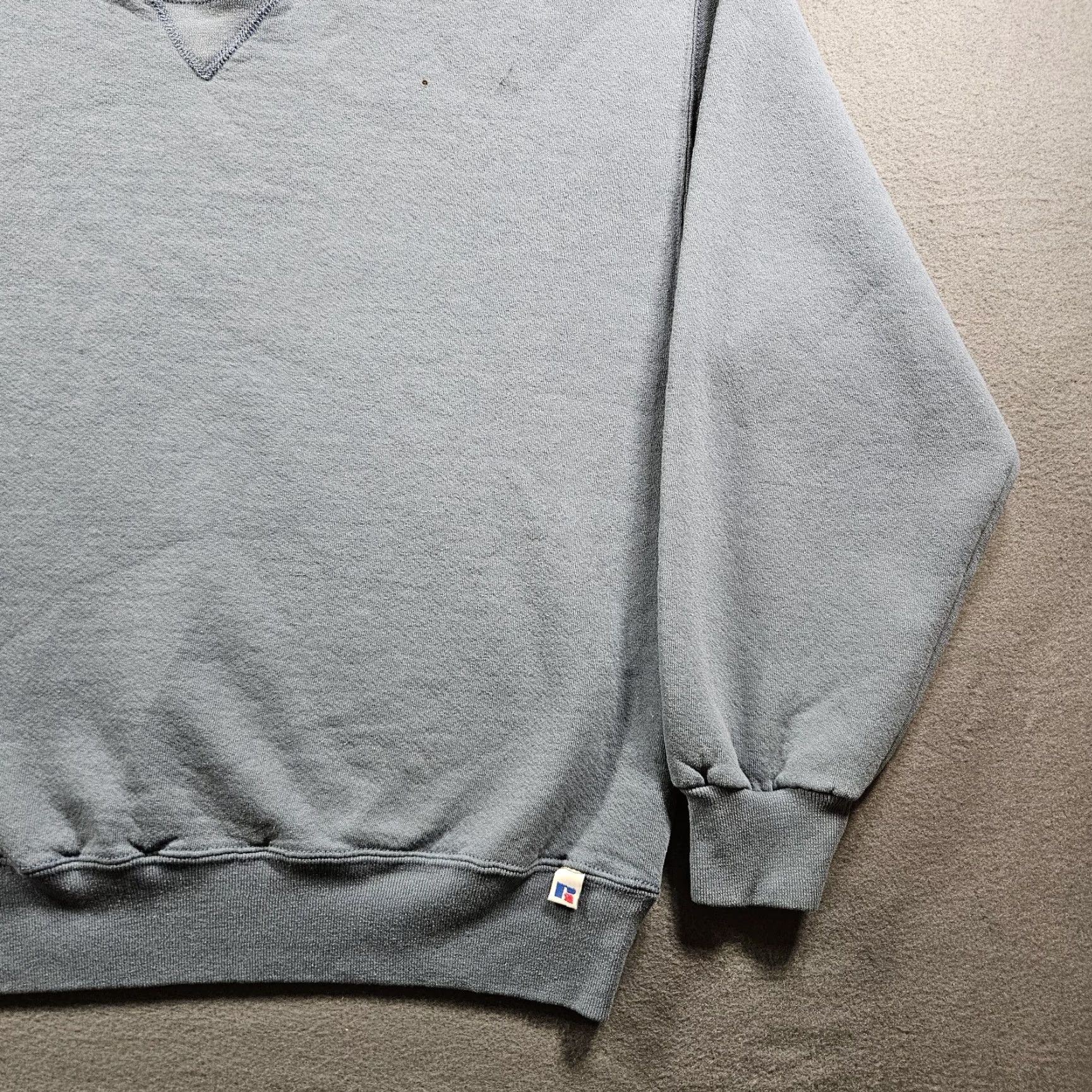 Russell Athletic VINTAGE Russell Athletic Sweatshirt Crew Neck Blue 90s Mens L Distressed Cotton Fleece Pullover Standalone Size L Size US L / EU 52-54 / 3 - 3 Thumbnail
