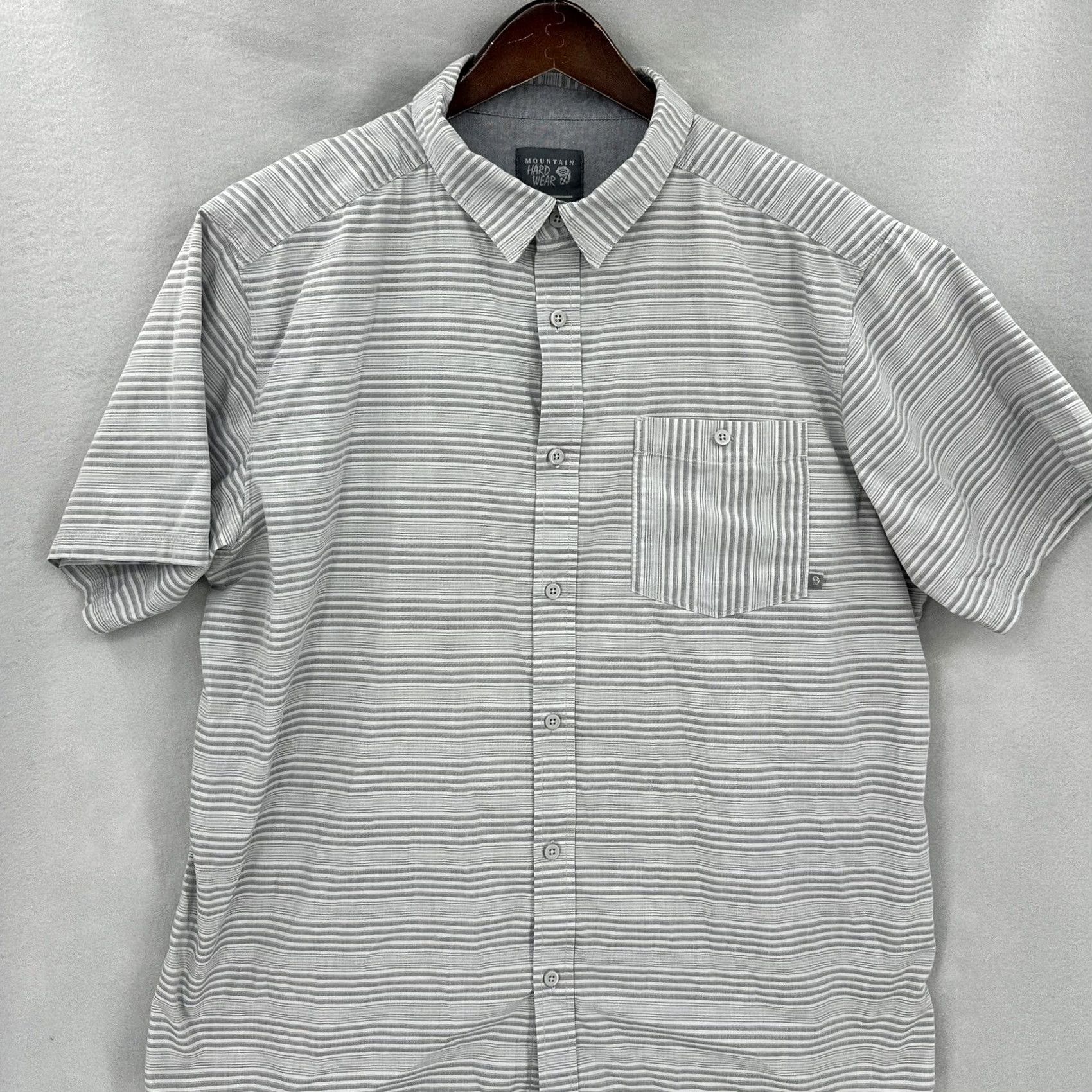 Mountain Hardwear Mountain Hardwear Shirt Mens XL Gray Button-Up Short Sleeve Striped Camp Preppy Size US XL / EU 56 / 4 - 5 Thumbnail
