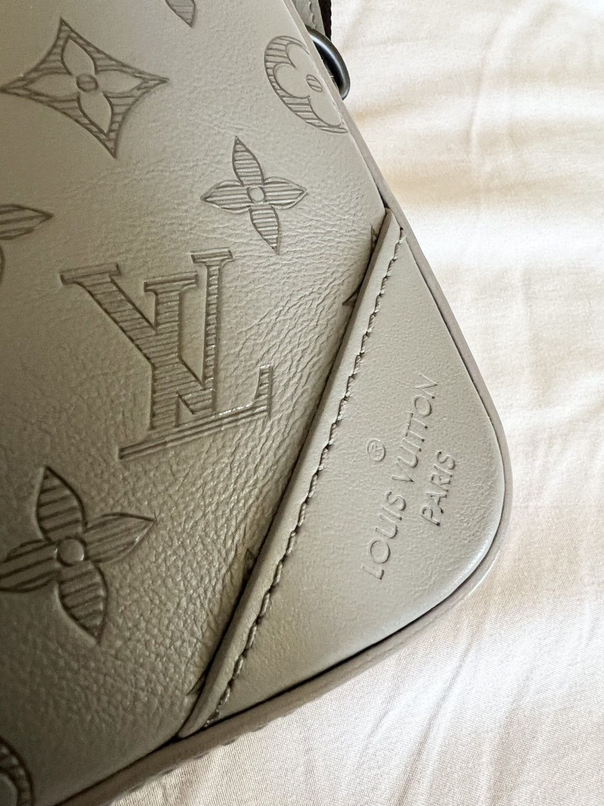 Louis Vuitton LOUIS VUITTON Monogram Shadow LV Duo Messenger Bag Grey Size ONE SIZE - 2 Thumbnail