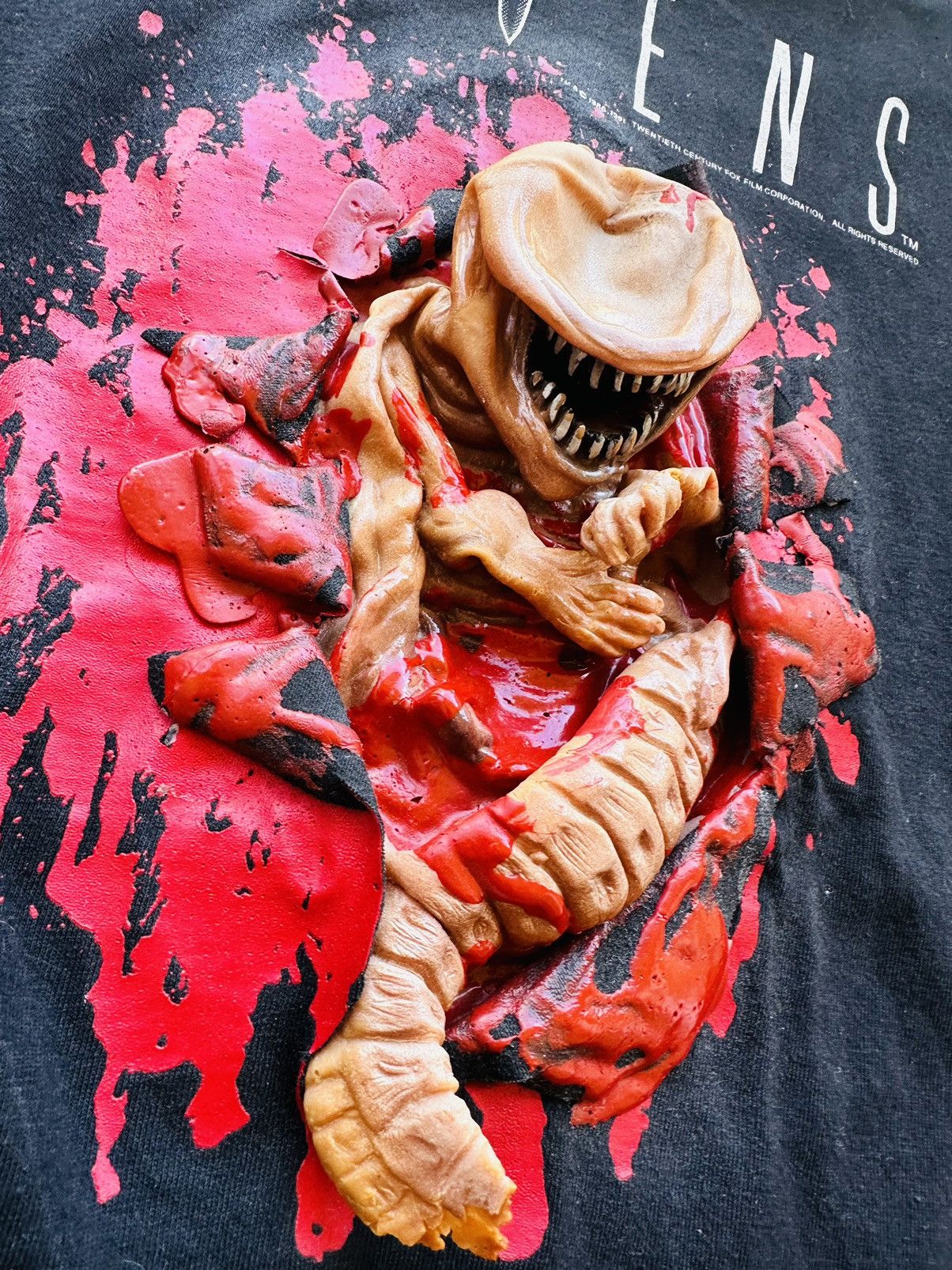 Vintage Vintage Aliens Movie Tee Shirt Chest Single Stitch 90s Size US L / EU 52-54 / 3 - 2 Thumbnail