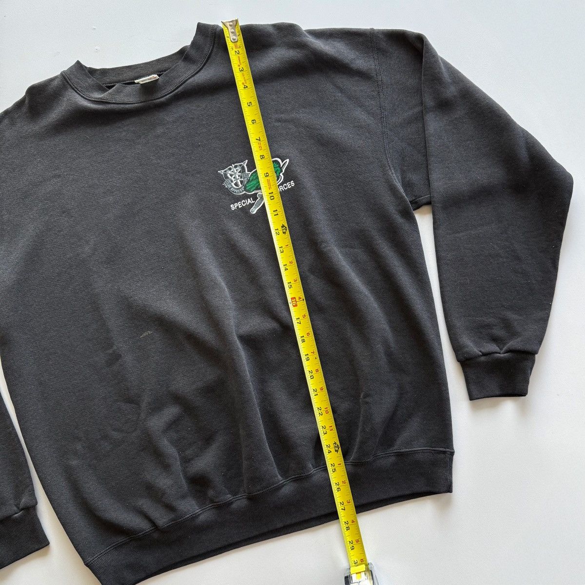 Vintage 1990s Vintage Green Berets Special Forces Army Sweatshirt Size US XL / EU 56 / 4 - 9 Thumbnail