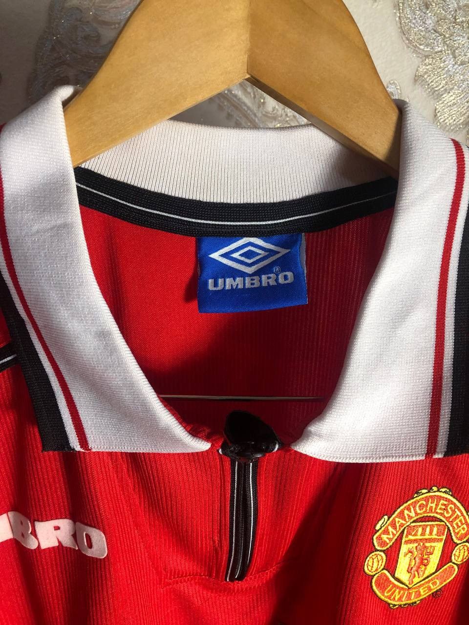 Umbro VINTAGE UMBRO FC MANCHESTER UNITED ENGLAND SOCCER JERSEY 90s Size US XL / EU 56 / 4 - 5 Thumbnail