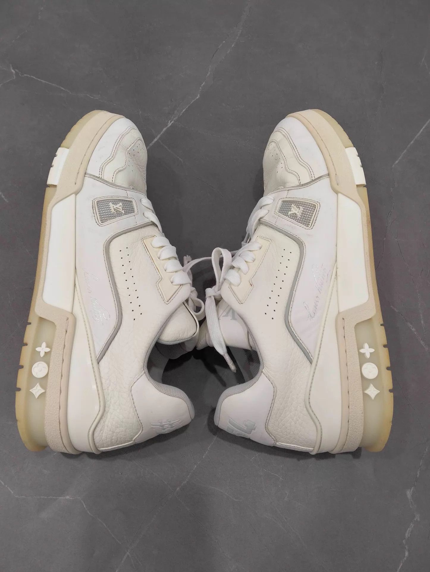 Louis Vuitton Louis Vuitton White Cement Trainer EUR 42 Size US 9 / EU 42 - 3 Thumbnail