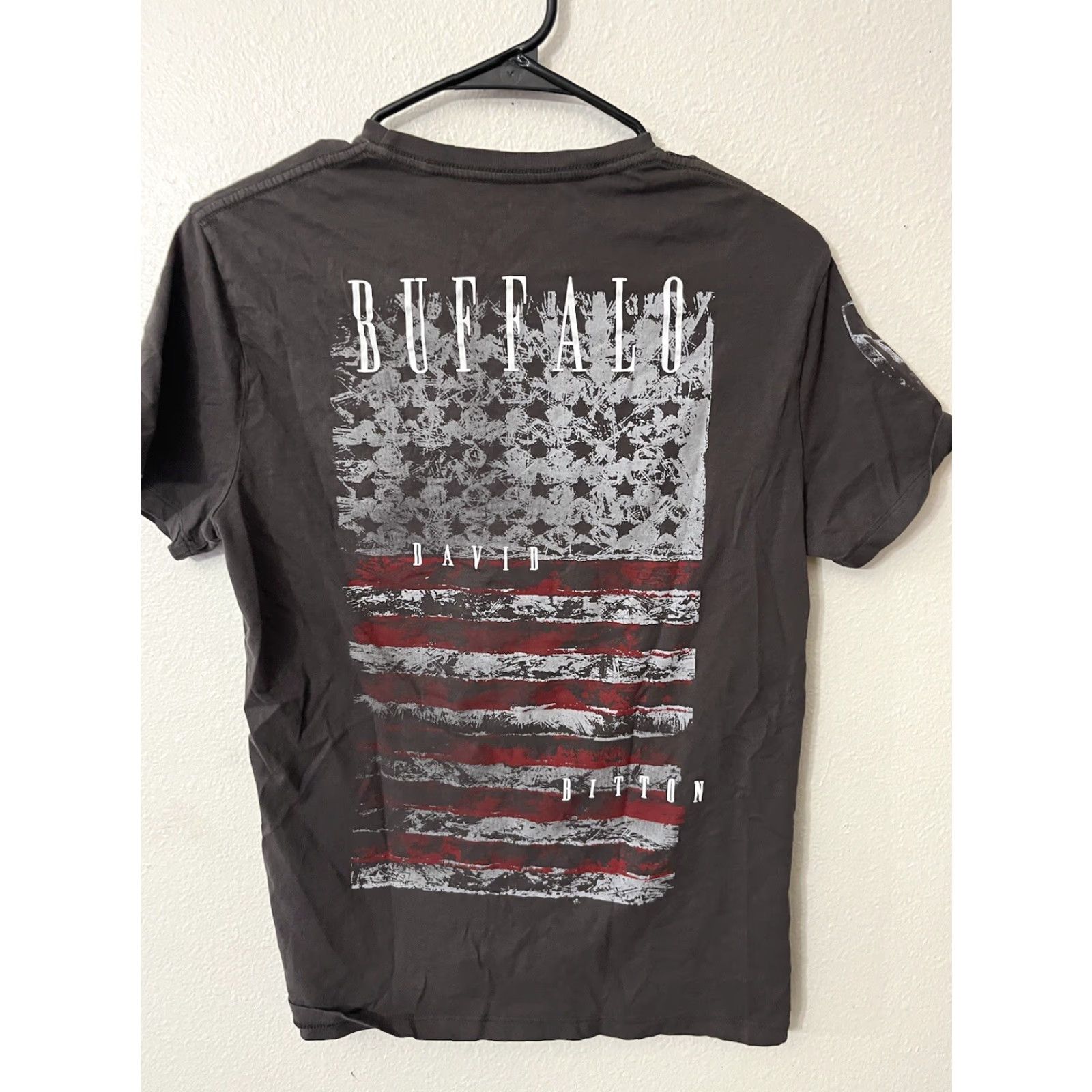 Buffalo David Bitton VINTAGE Buffalo David Bitton Graphic T Shirt Brown Short Sleeve Mens Size Small Size US S / EU 44-46 / 1 - 3 Thumbnail