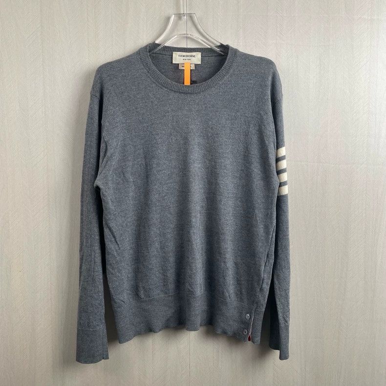 Thom Browne Thom Browne size4 Four stripe round neck wool sweater Size US XL / EU 56 / 4 - 1 Thumbnail